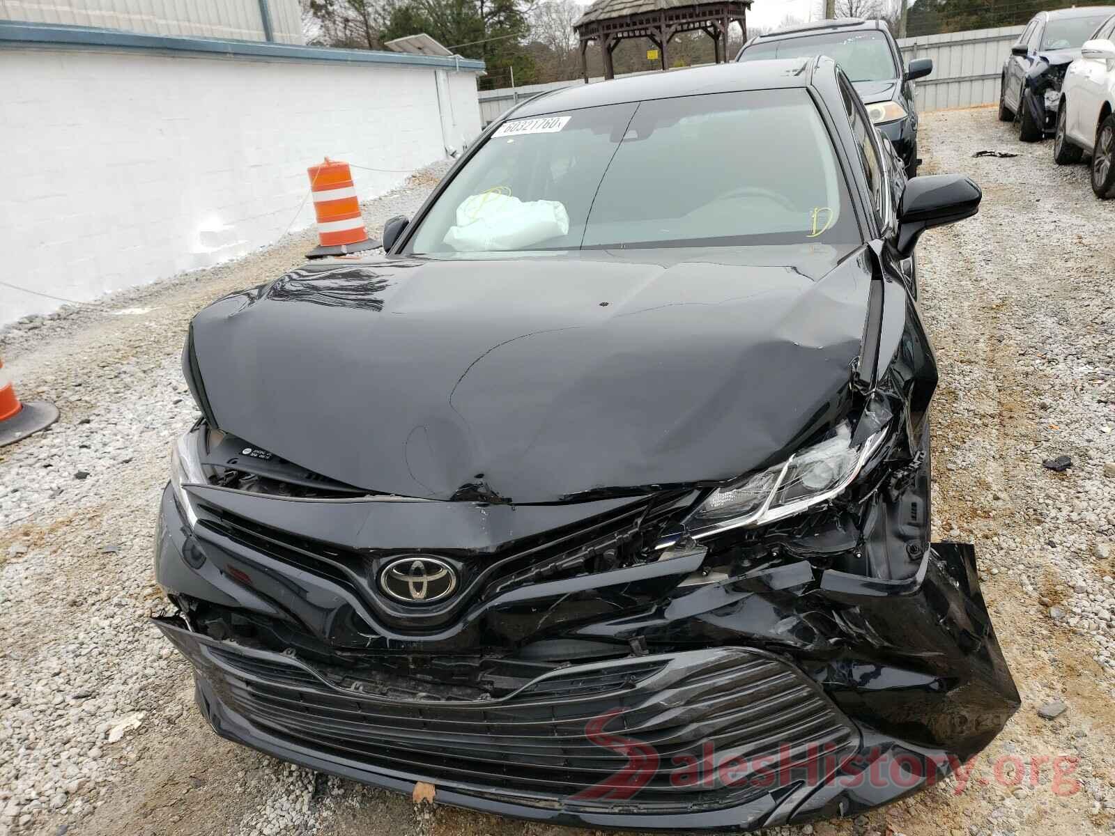 4T1B11HK3JU040158 2018 TOYOTA CAMRY