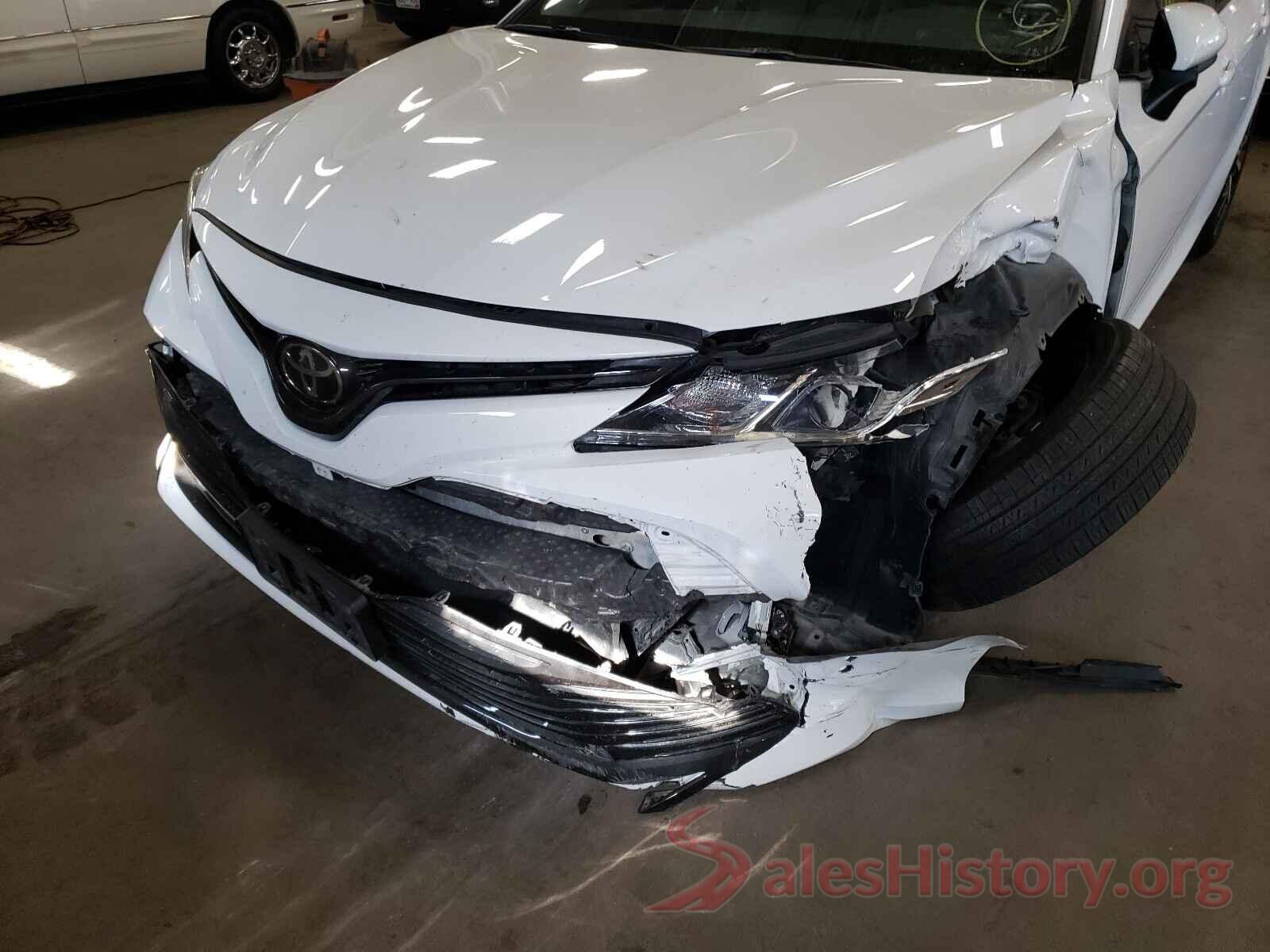 4T1B11HK4JU028813 2018 TOYOTA CAMRY