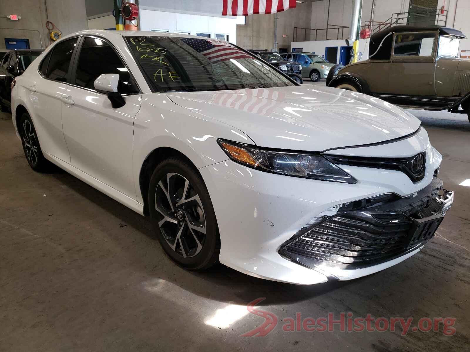 4T1B11HK4JU028813 2018 TOYOTA CAMRY