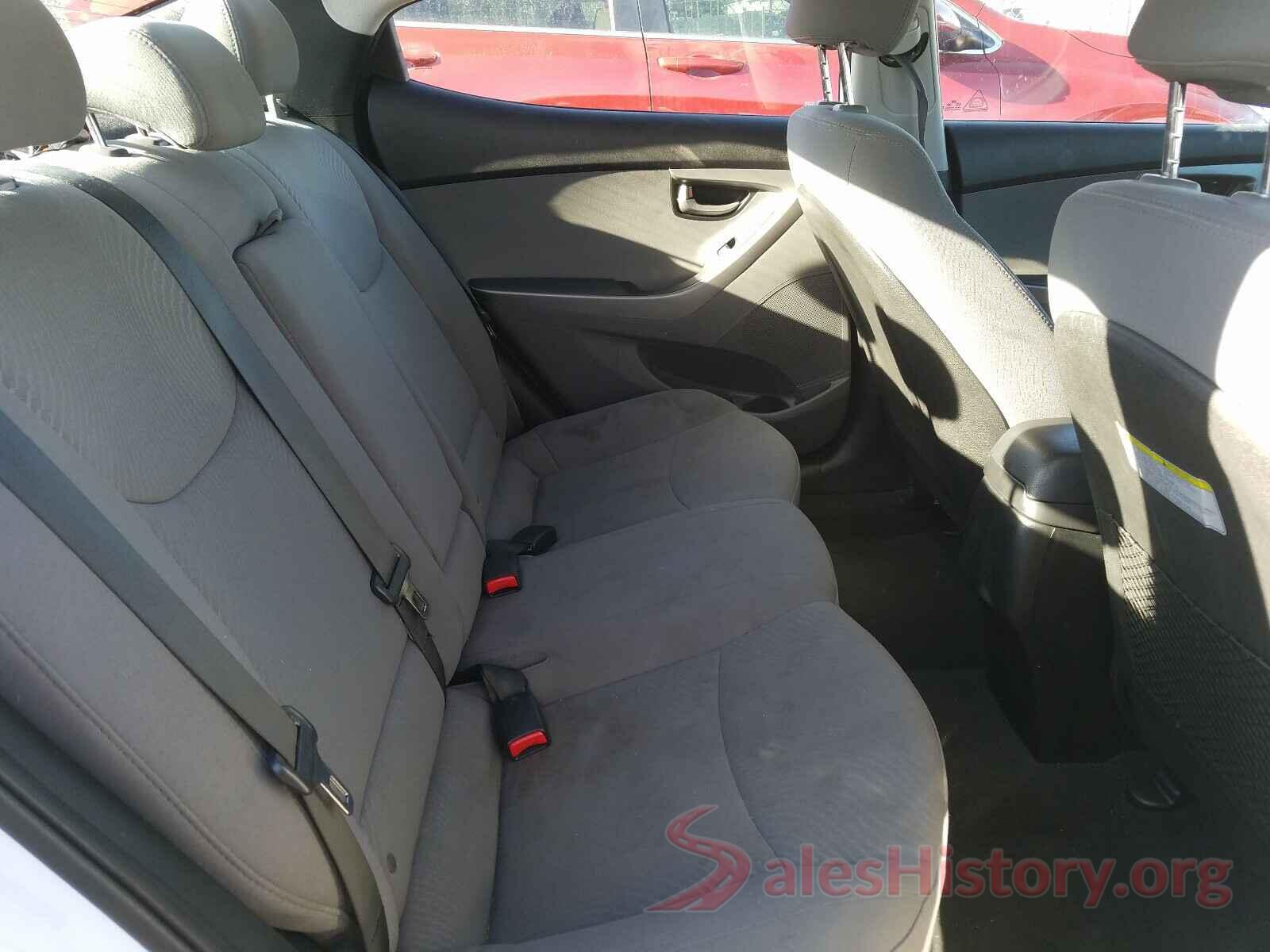 5NPDH4AE6GH673268 2016 HYUNDAI ELANTRA