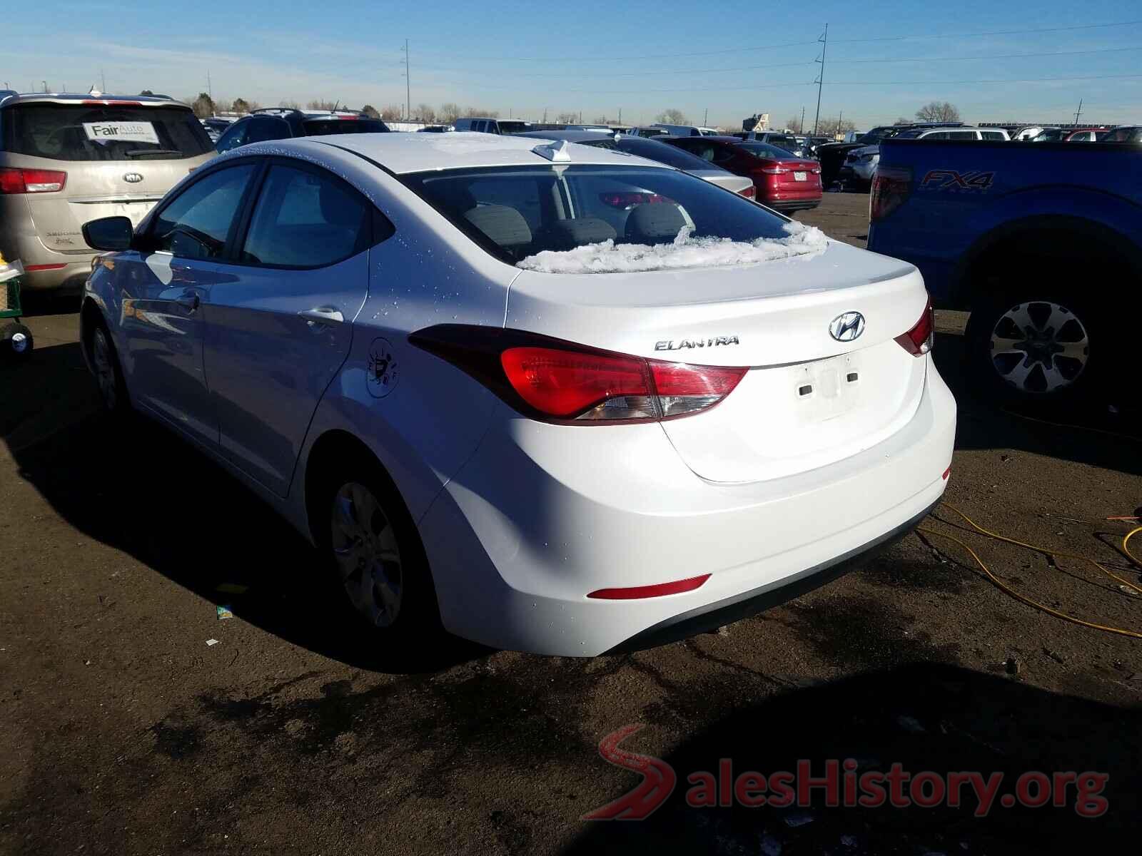 5NPDH4AE6GH673268 2016 HYUNDAI ELANTRA