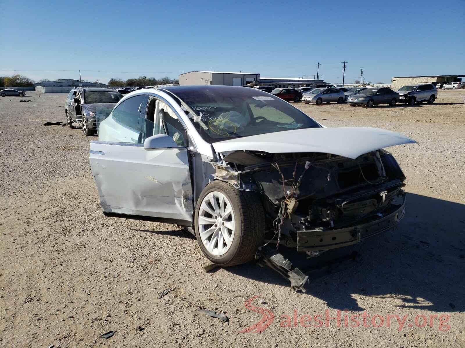 5YJXCDE27LF303256 2020 TESLA MODEL X