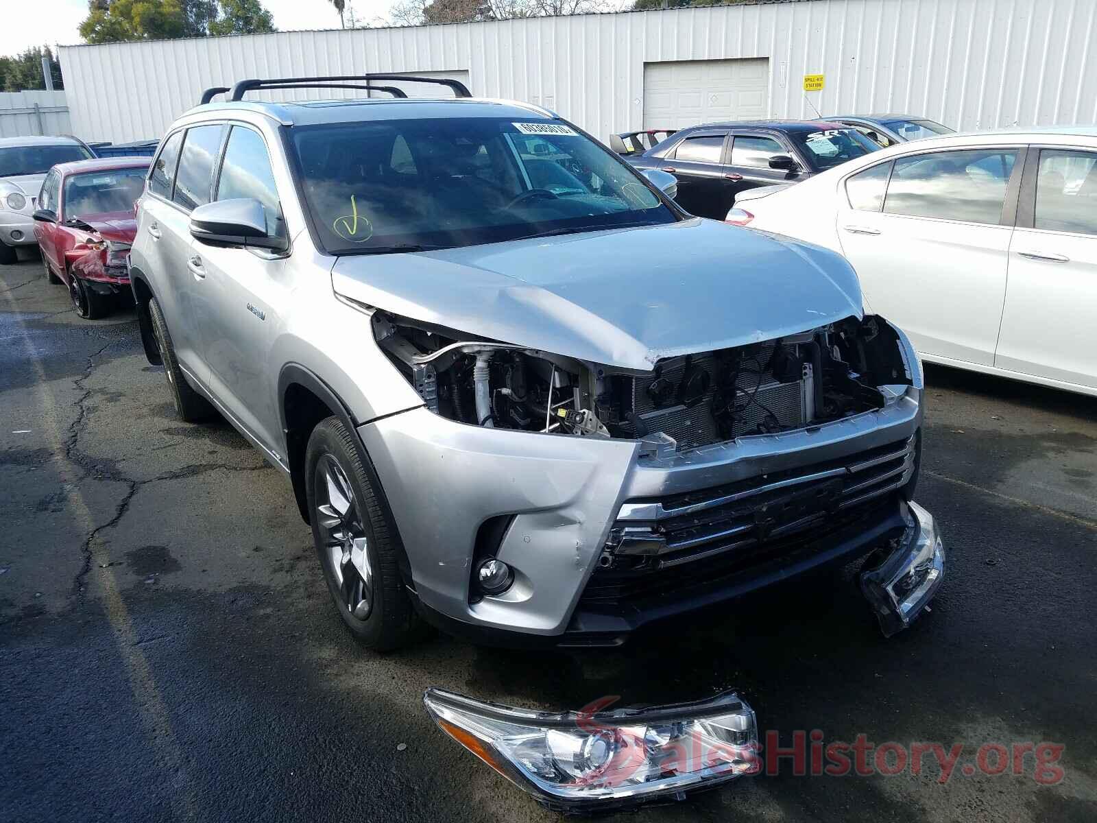 5TDDGRFH0JS050717 2018 TOYOTA HIGHLANDER