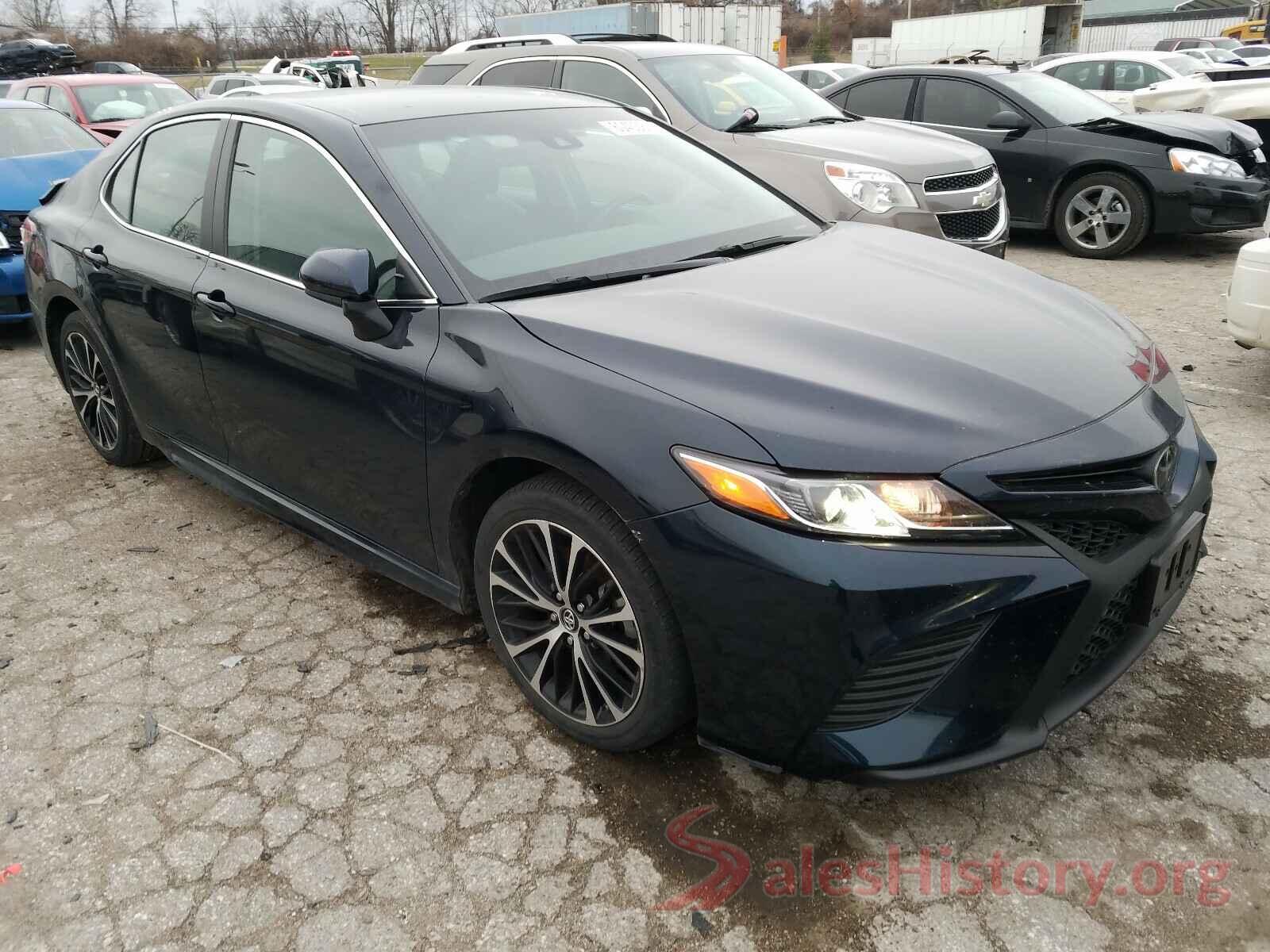 4T1B11HK7JU602658 2018 TOYOTA CAMRY