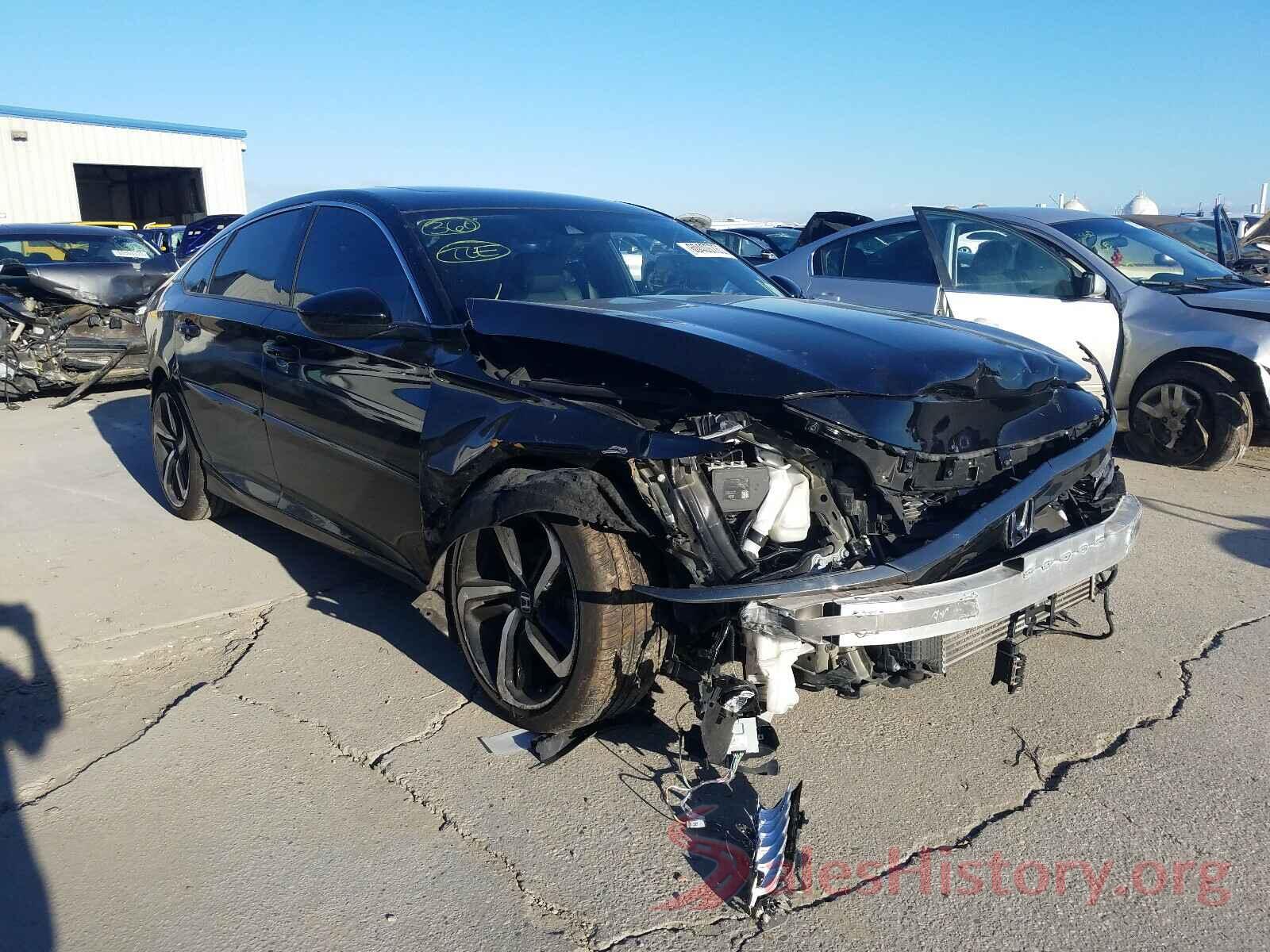 1HGCV2F34JA047363 2018 HONDA ACCORD