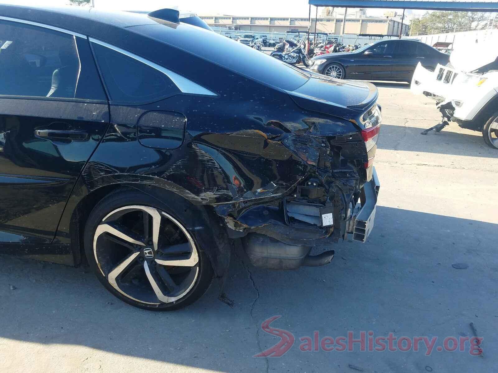 1HGCV2F34JA047363 2018 HONDA ACCORD