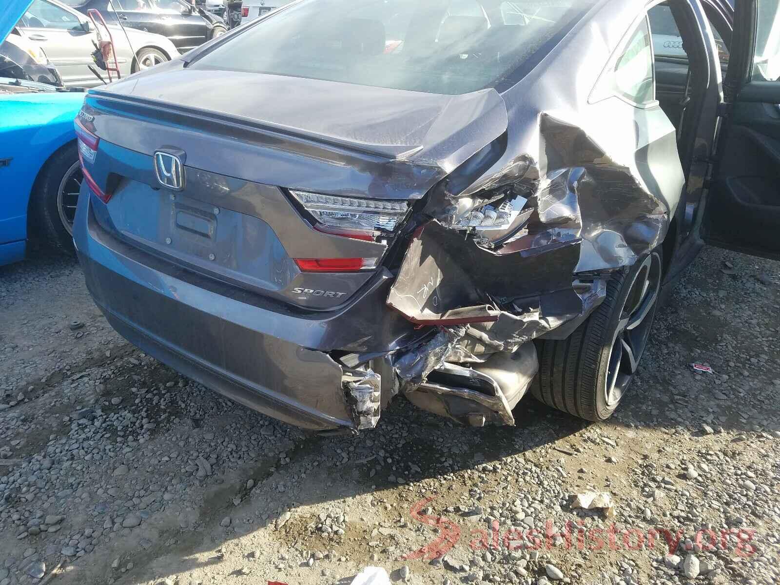 1HGCV1F33JA249511 2018 HONDA ACCORD