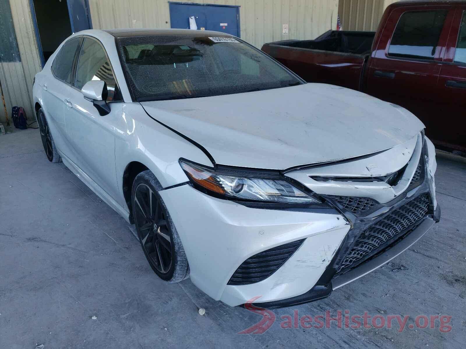 4T1B61HK4JU094070 2018 TOYOTA CAMRY