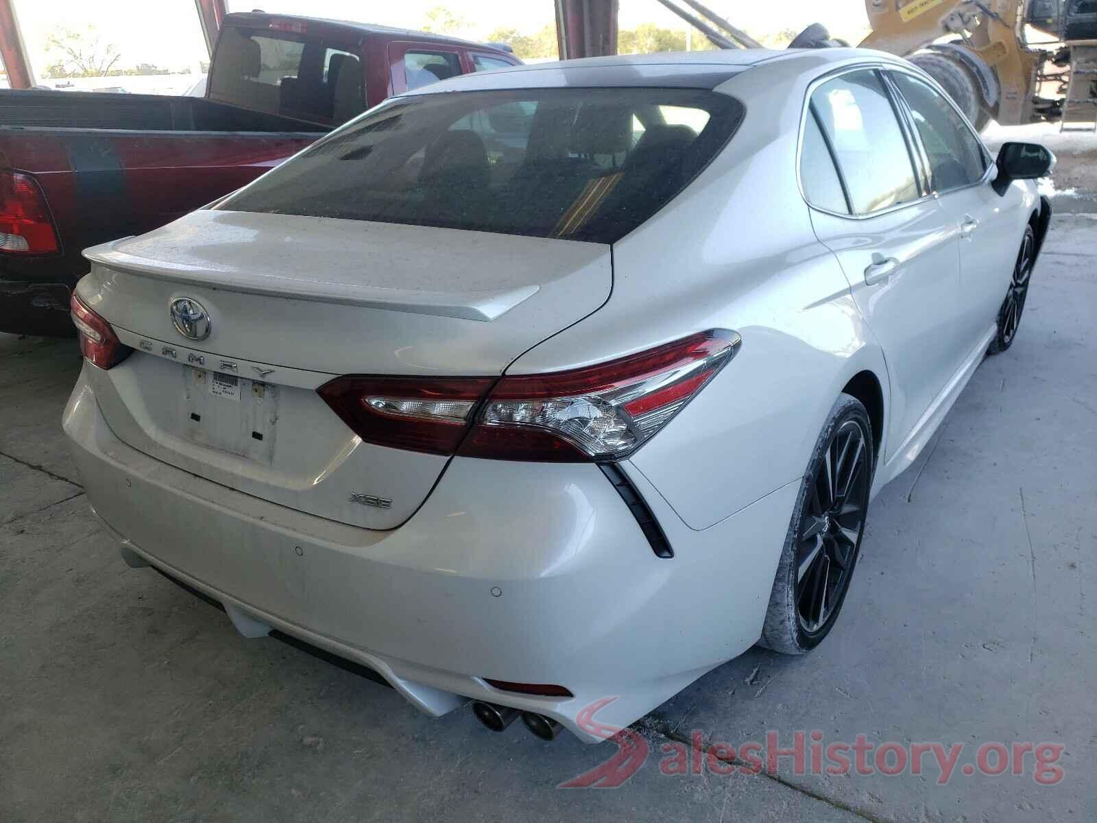 4T1B61HK4JU094070 2018 TOYOTA CAMRY