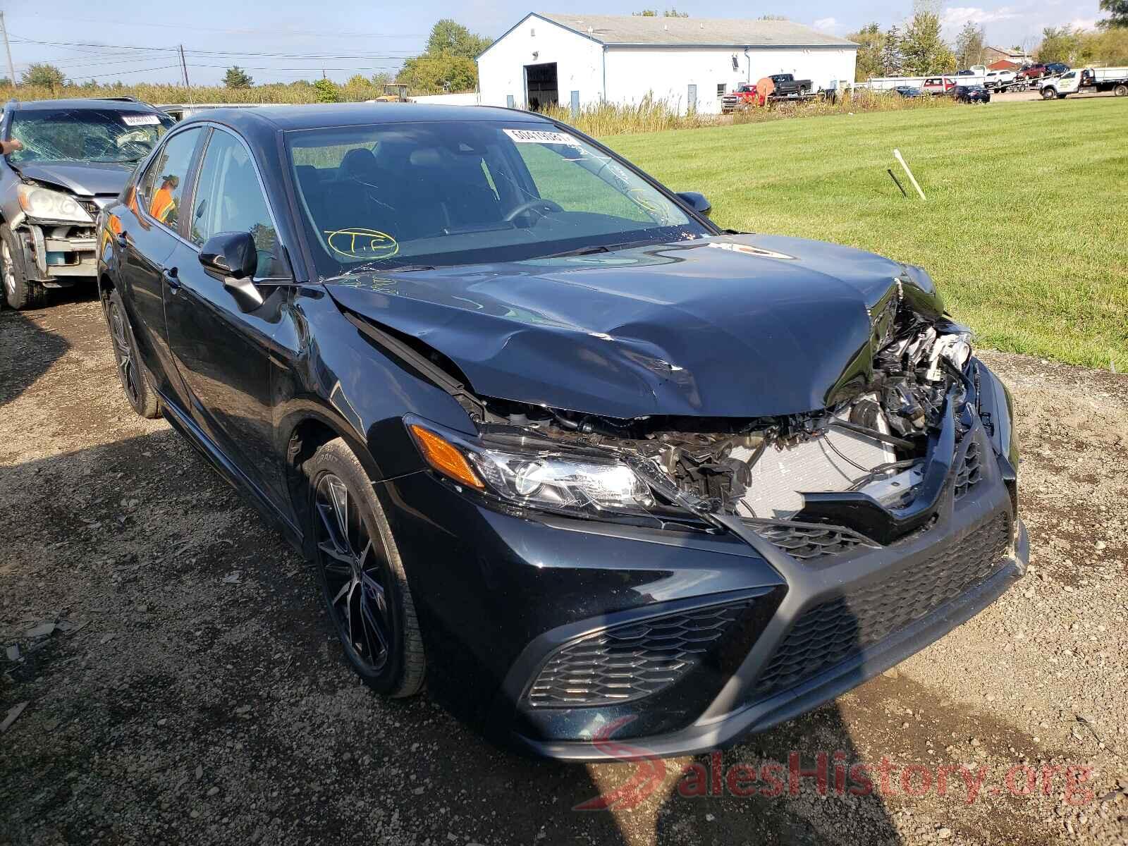 4T1G11AK7MU475673 2021 TOYOTA CAMRY