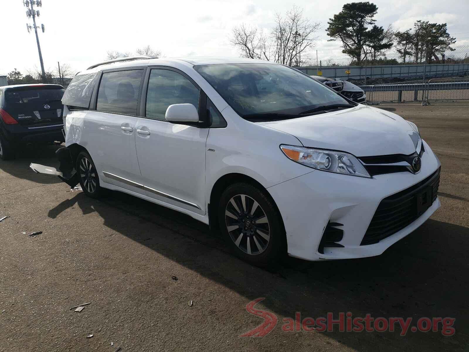 5TDJZ3DC2JS191192 2018 TOYOTA SIENNA