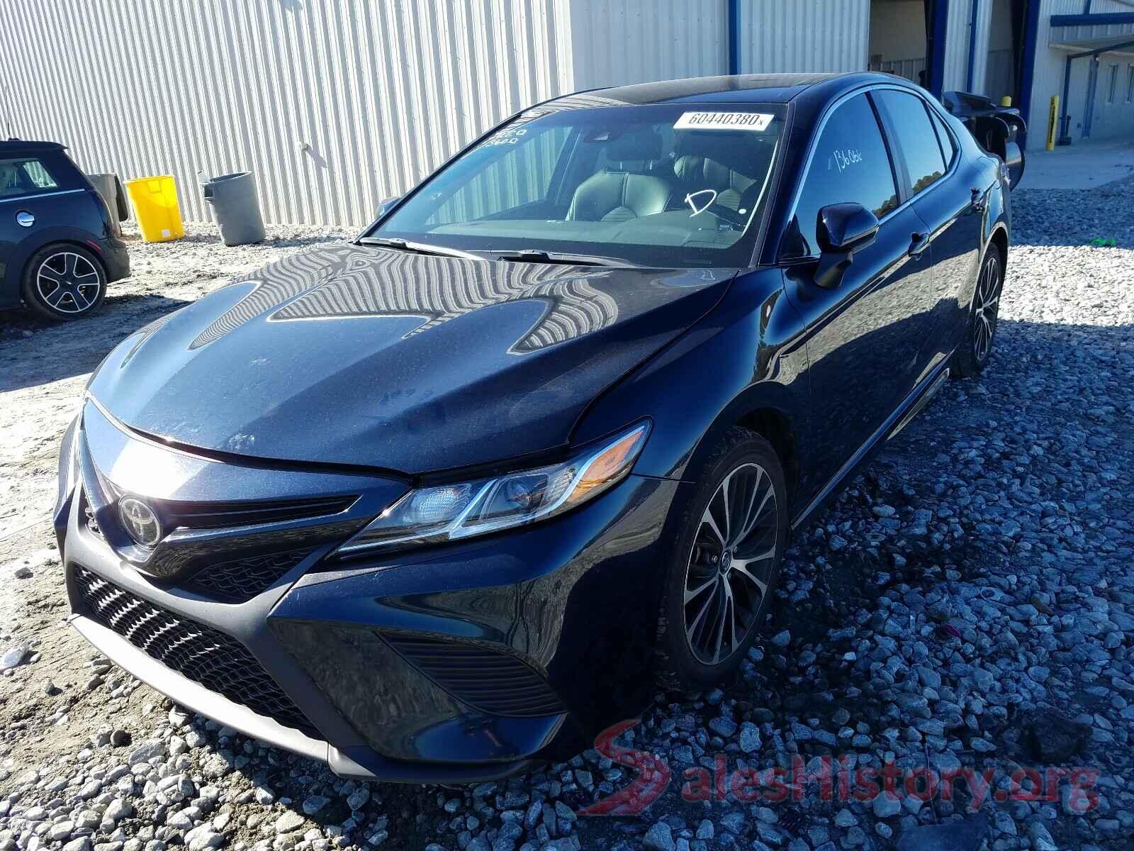 4T1B11HK8JU633658 2018 TOYOTA CAMRY