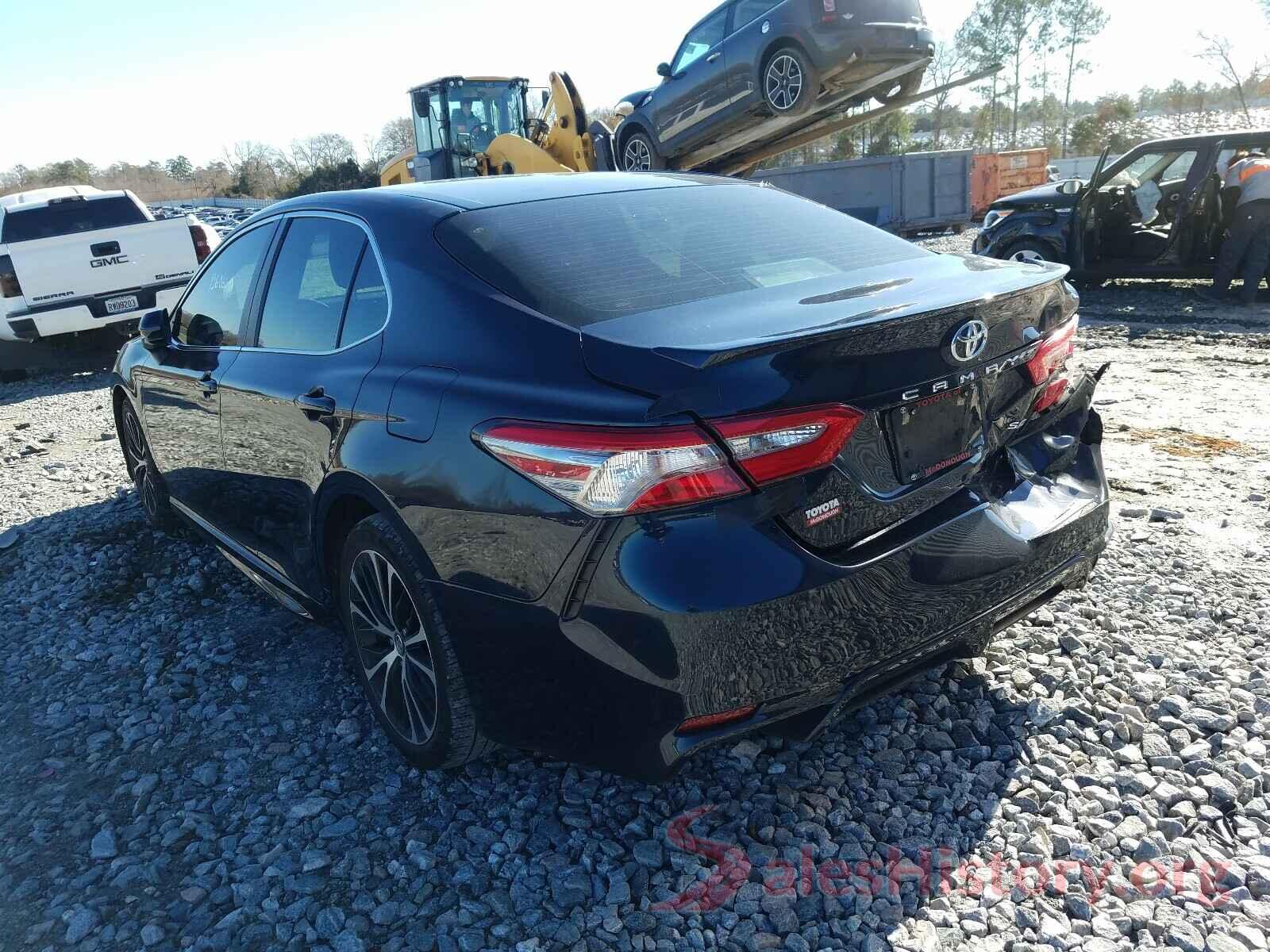 4T1B11HK8JU633658 2018 TOYOTA CAMRY