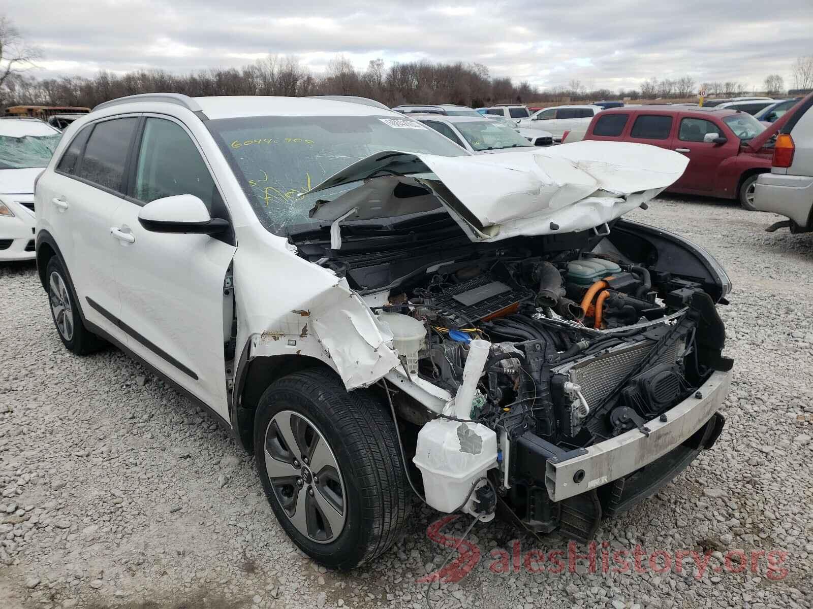 KNDCB3LC4J5127983 2018 KIA NIRO