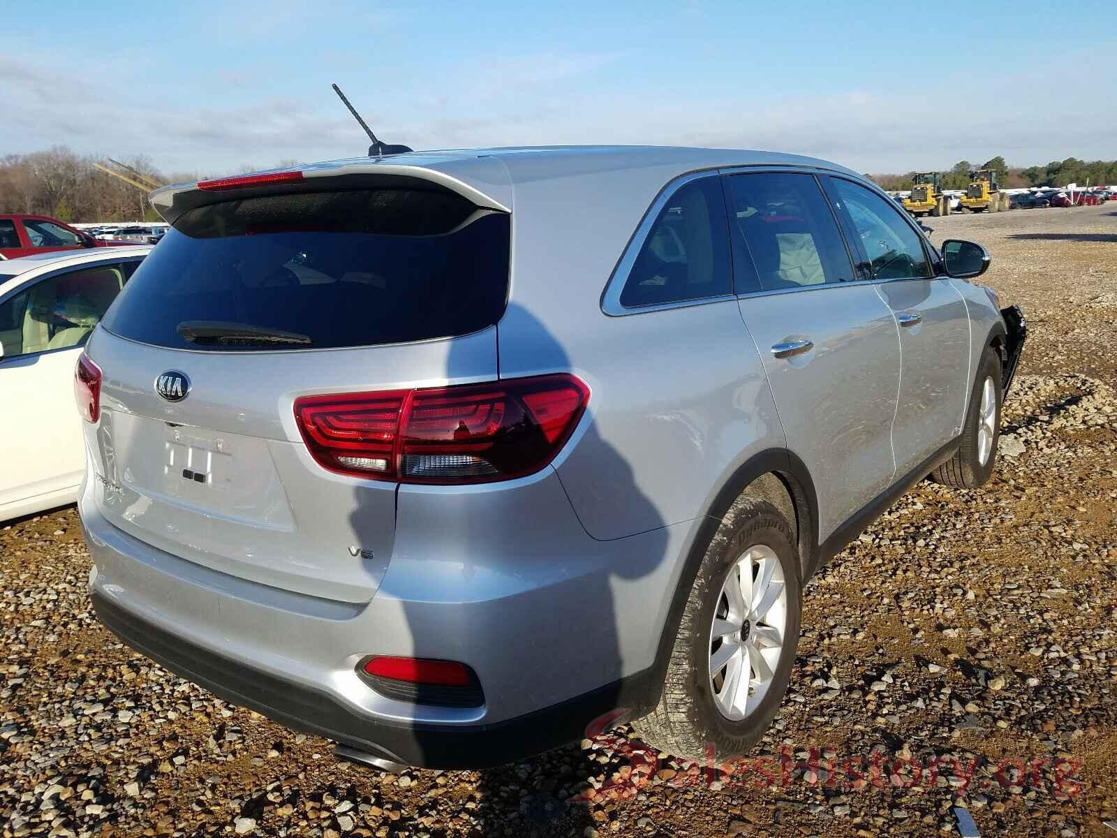 5XYPGDA52KG560319 2019 KIA SORENTO