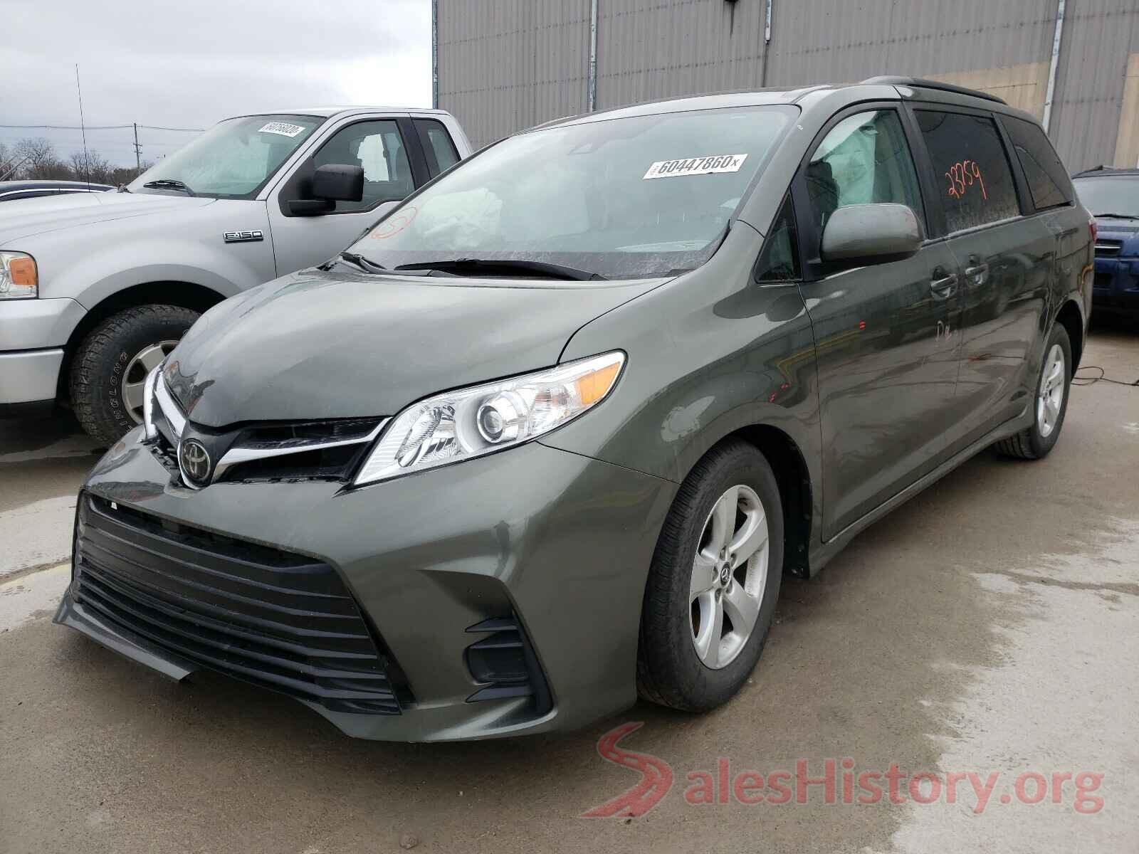 5TDKZ3DC1JS957305 2018 TOYOTA SIENNA