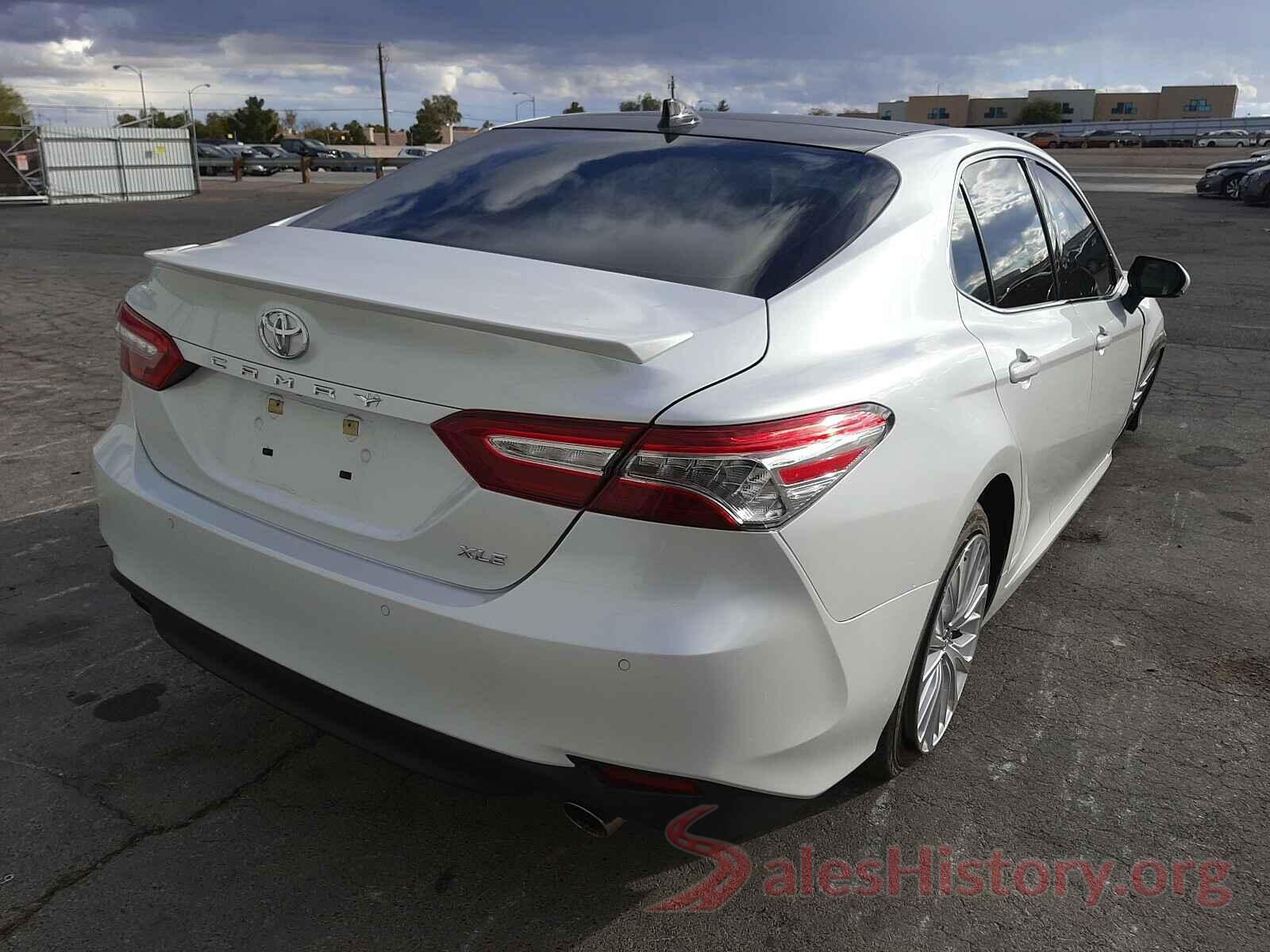 4T1BZ1HK8JU006015 2018 TOYOTA CAMRY