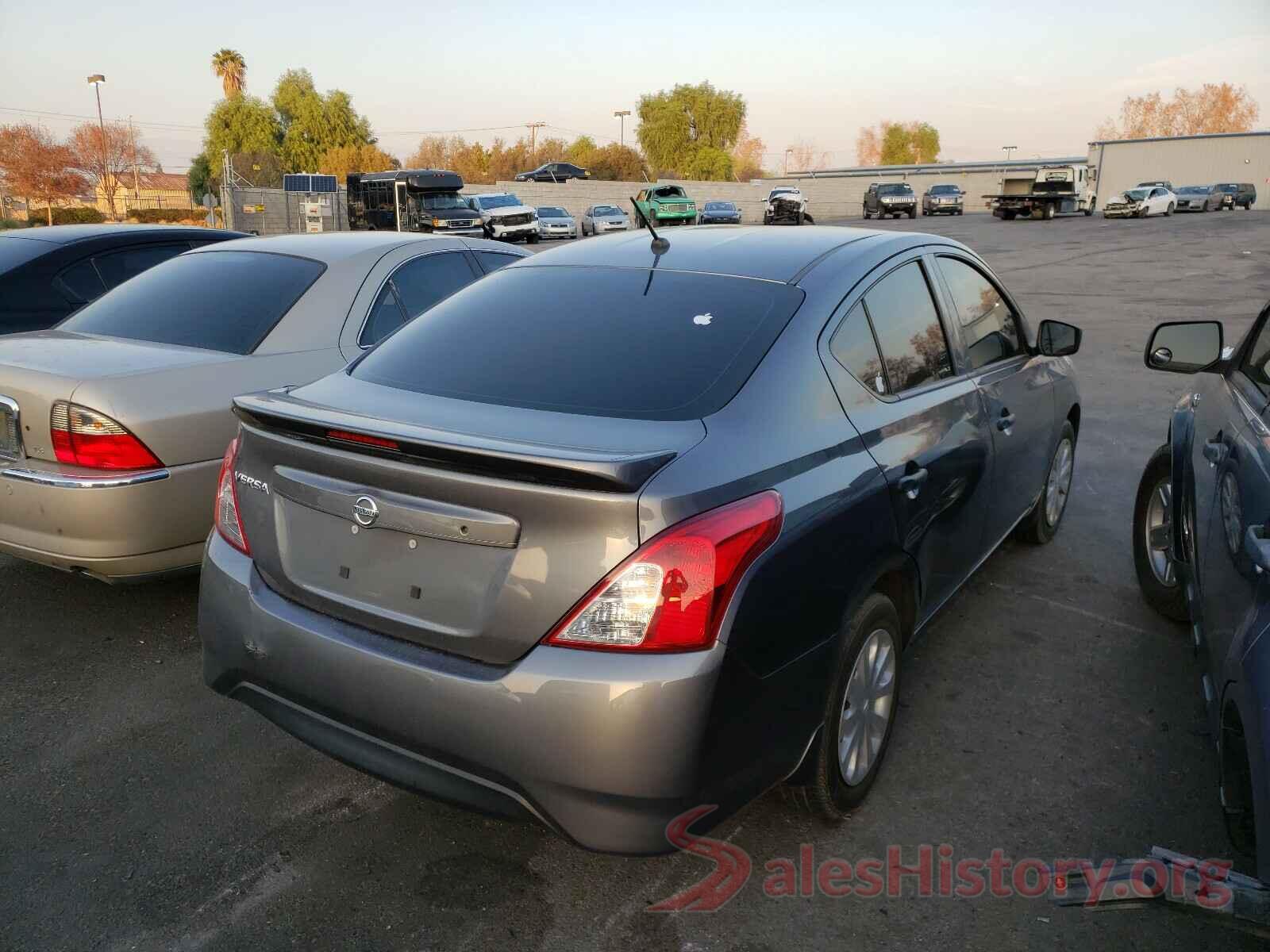 3N1CN7AP6JL851522 2018 NISSAN VERSA