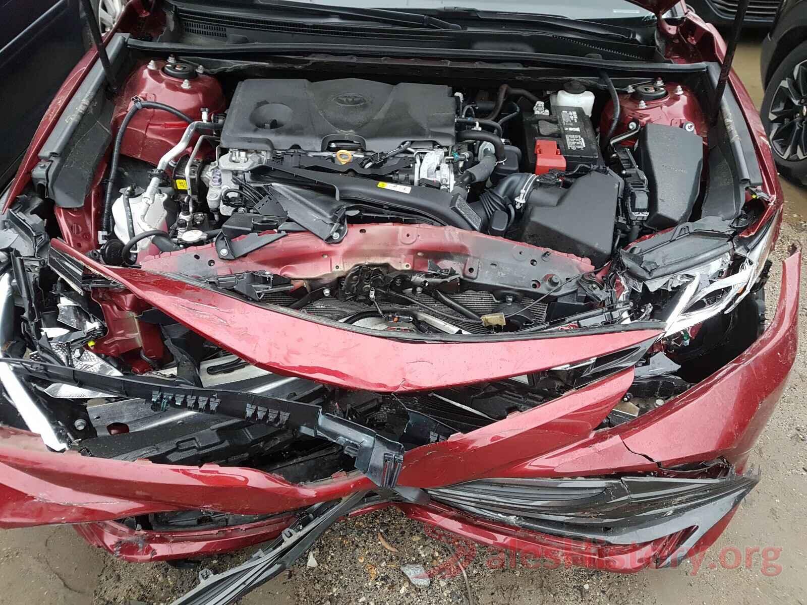 4T1B11HK5JU585942 2018 TOYOTA CAMRY