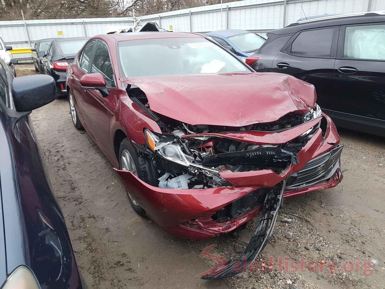 4T1B11HK5JU585942 2018 TOYOTA CAMRY