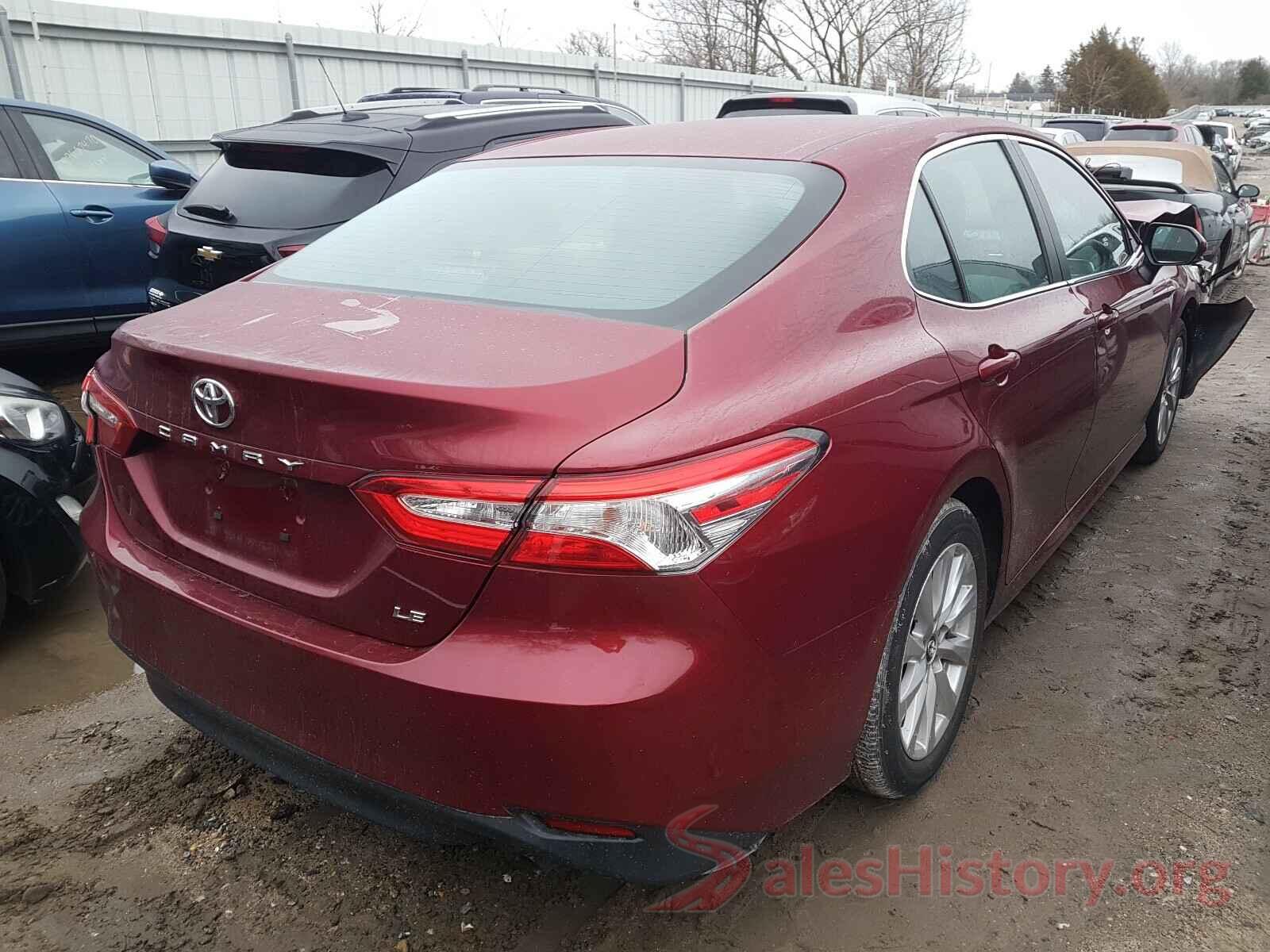 4T1B11HK5JU585942 2018 TOYOTA CAMRY