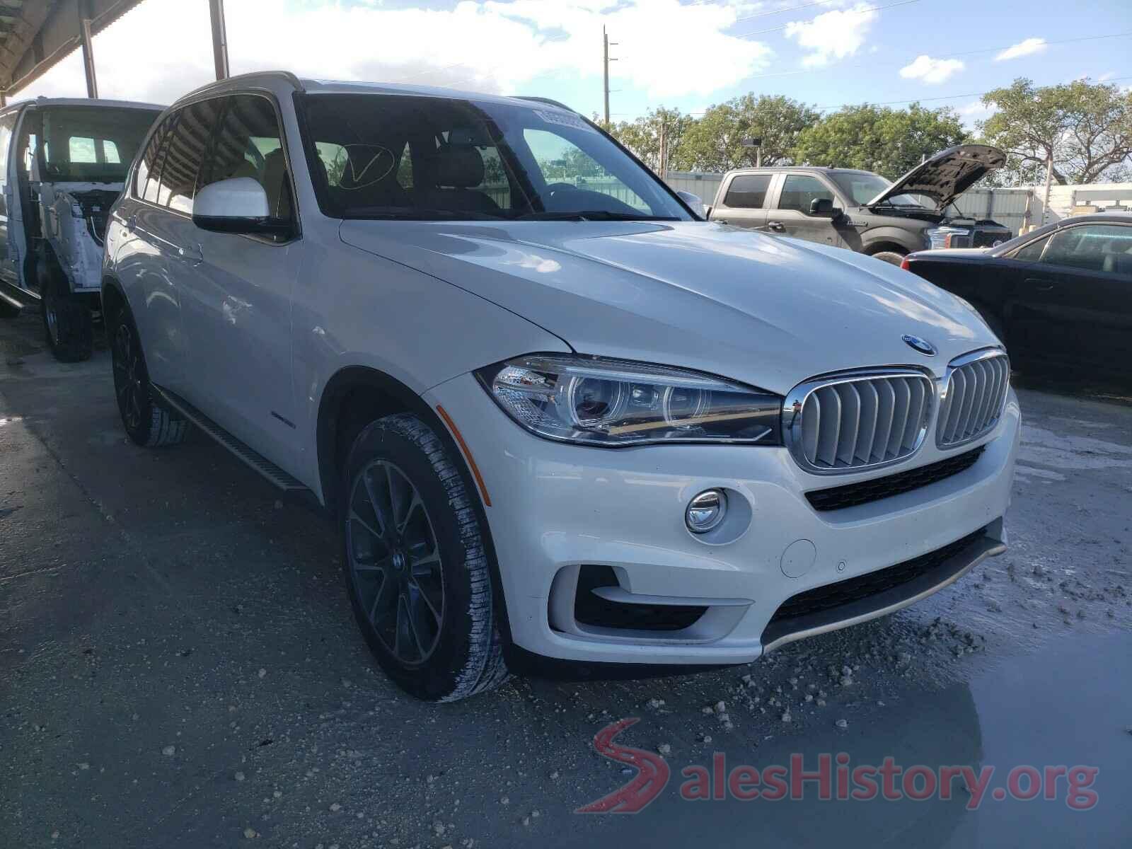 5UXKR2C55J0Z17596 2018 BMW X5