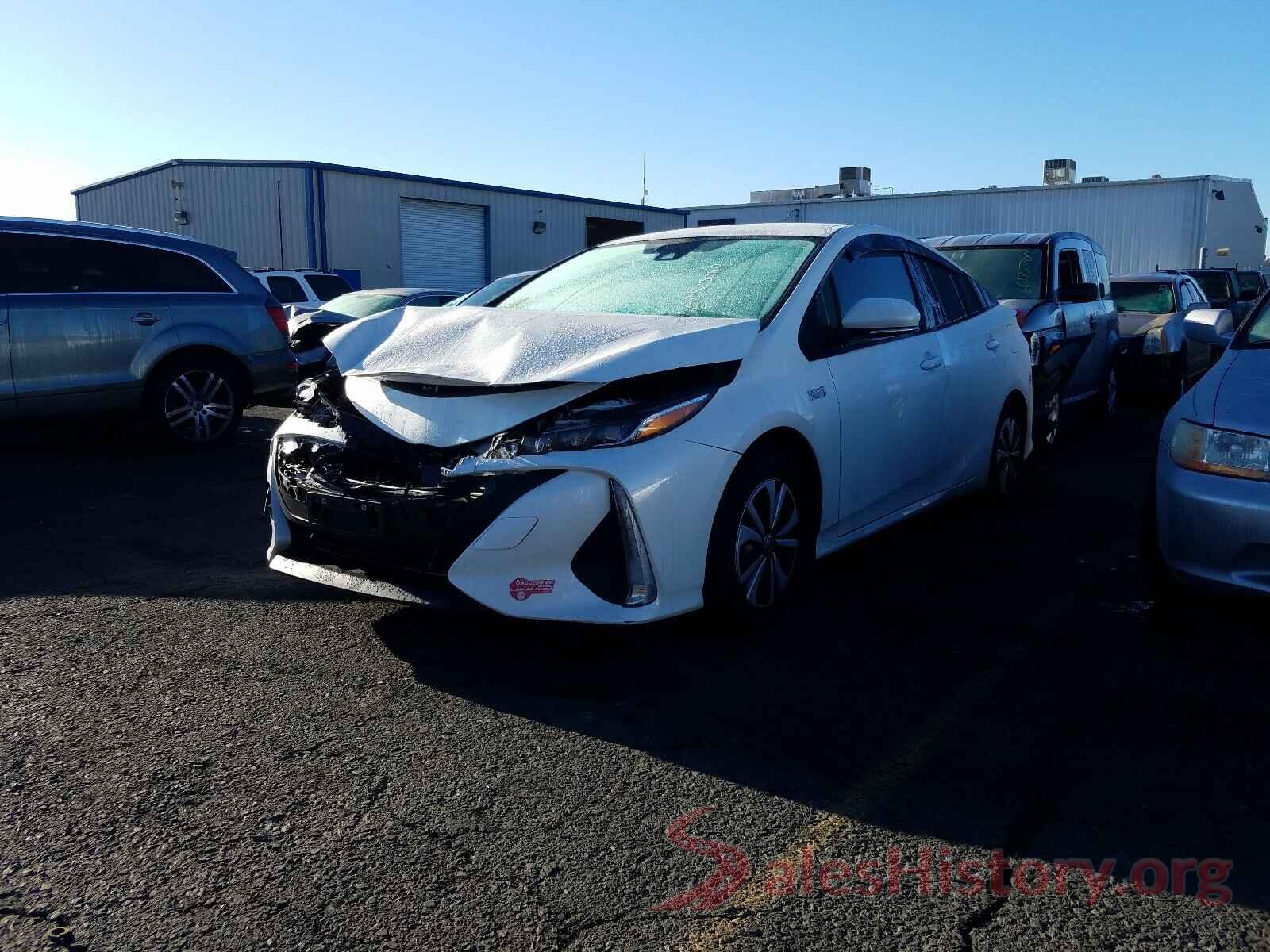 JTDKARFPXJ3070104 2018 TOYOTA PRIUS