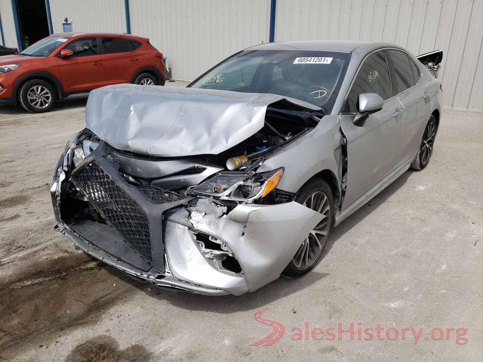 4T1B11HK7JU067038 2018 TOYOTA CAMRY