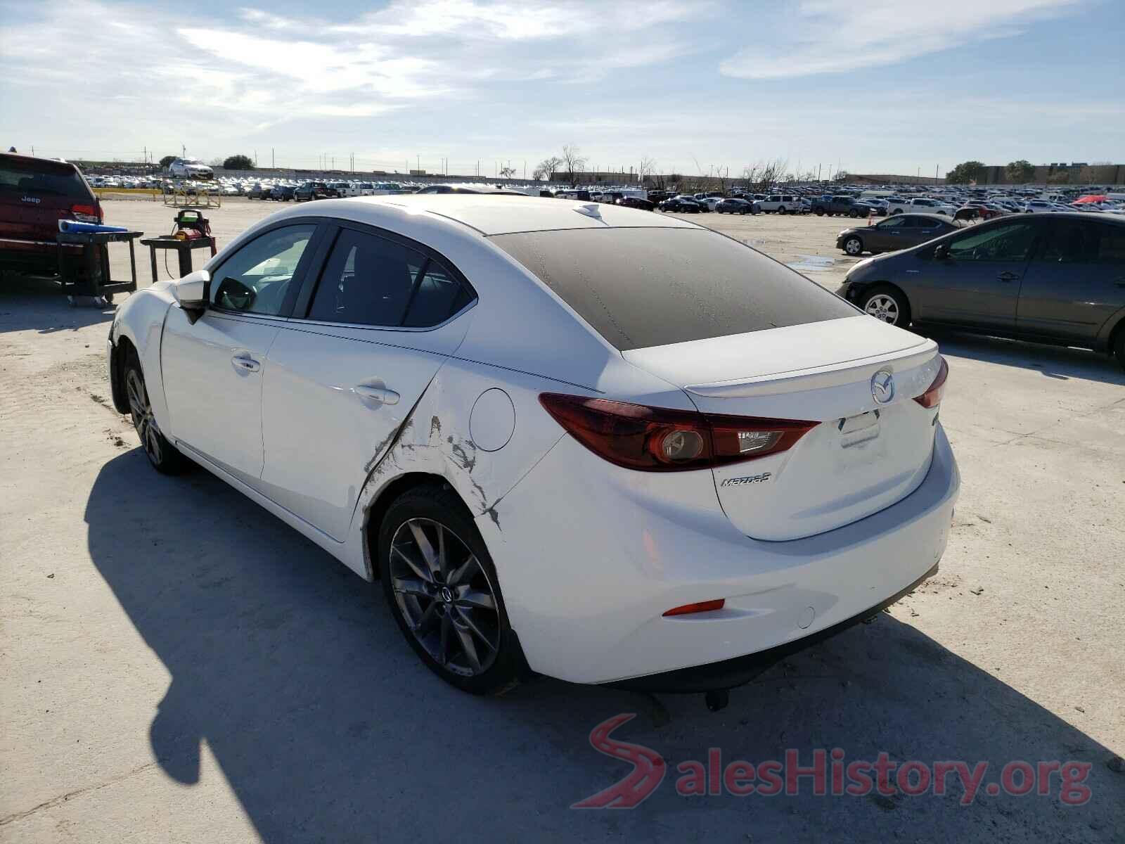 3MZBN1W31JM158571 2018 MAZDA 3