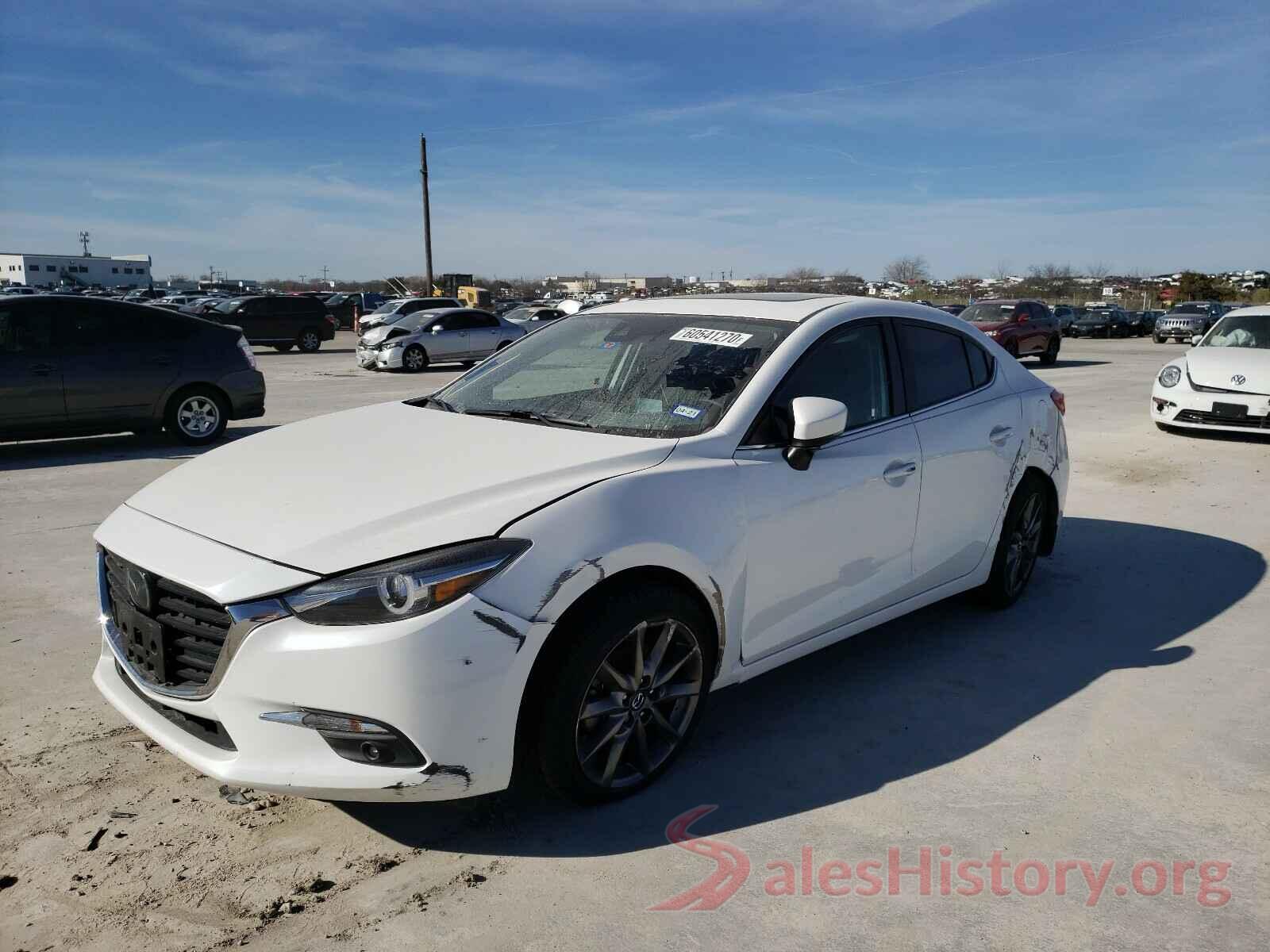 3MZBN1W31JM158571 2018 MAZDA 3