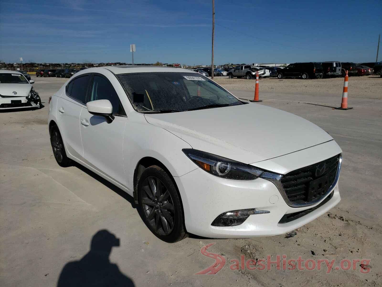 3MZBN1W31JM158571 2018 MAZDA 3