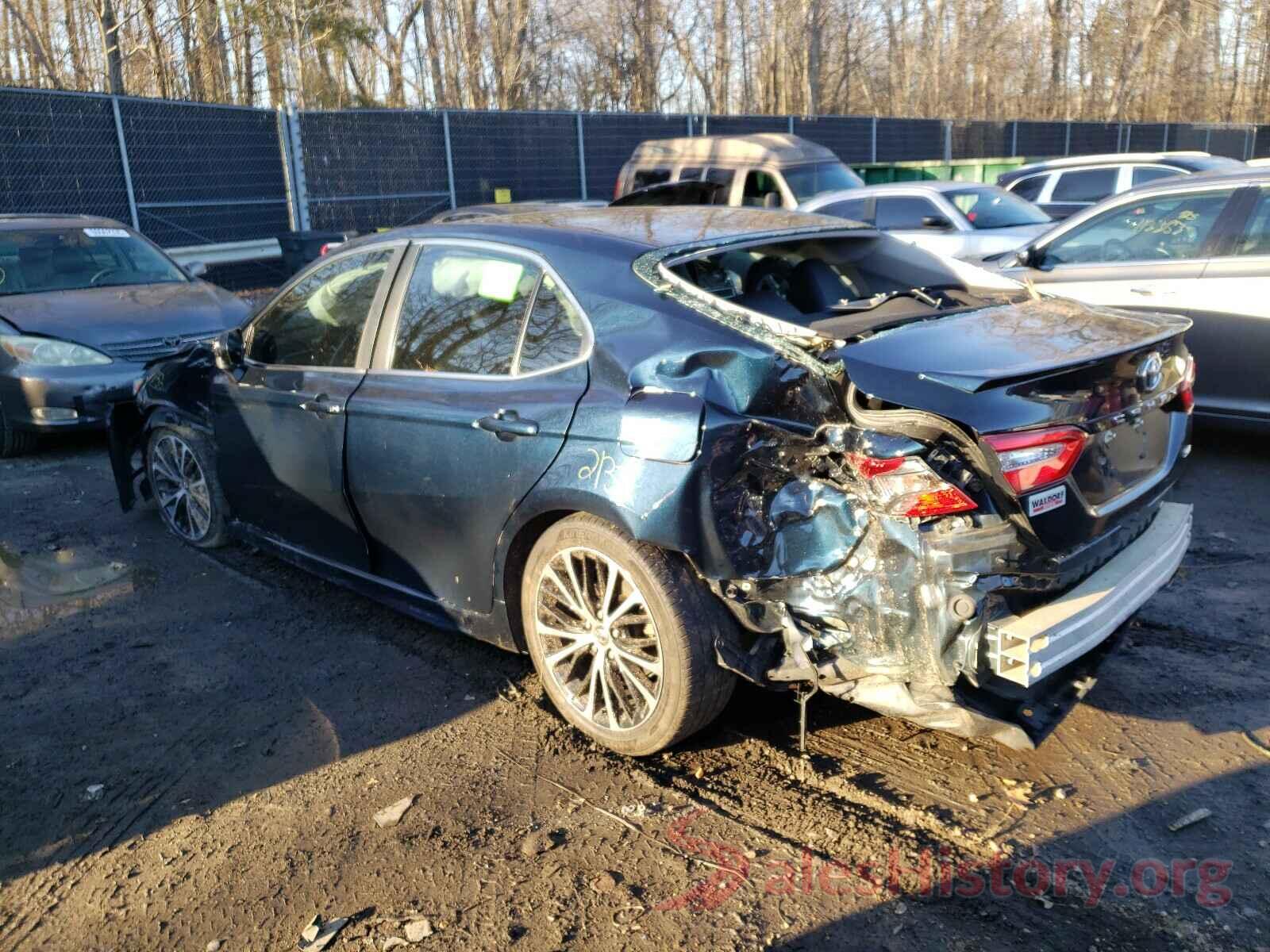 4T1B11HK4JU572986 2018 TOYOTA CAMRY