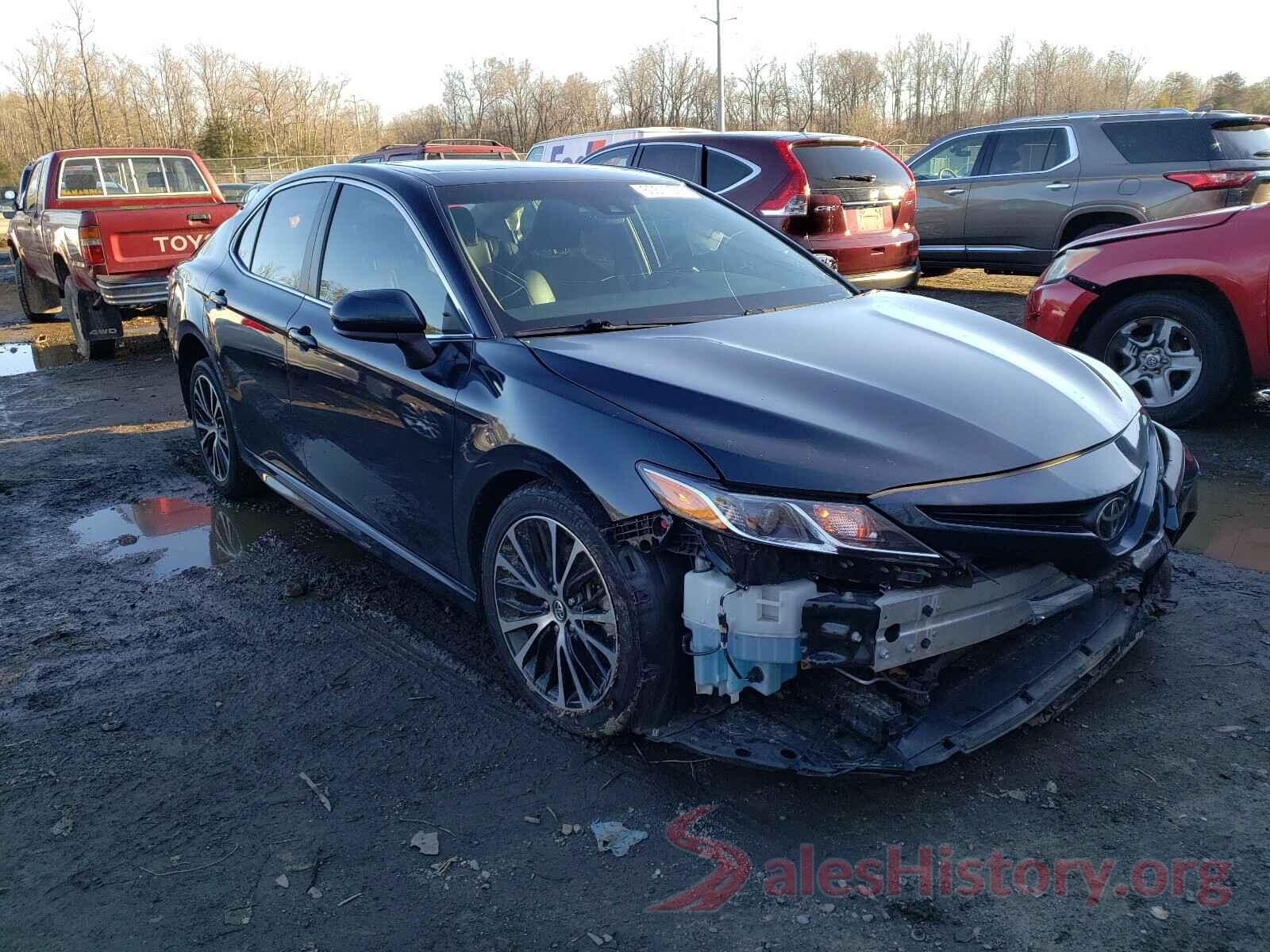 4T1B11HK4JU572986 2018 TOYOTA CAMRY