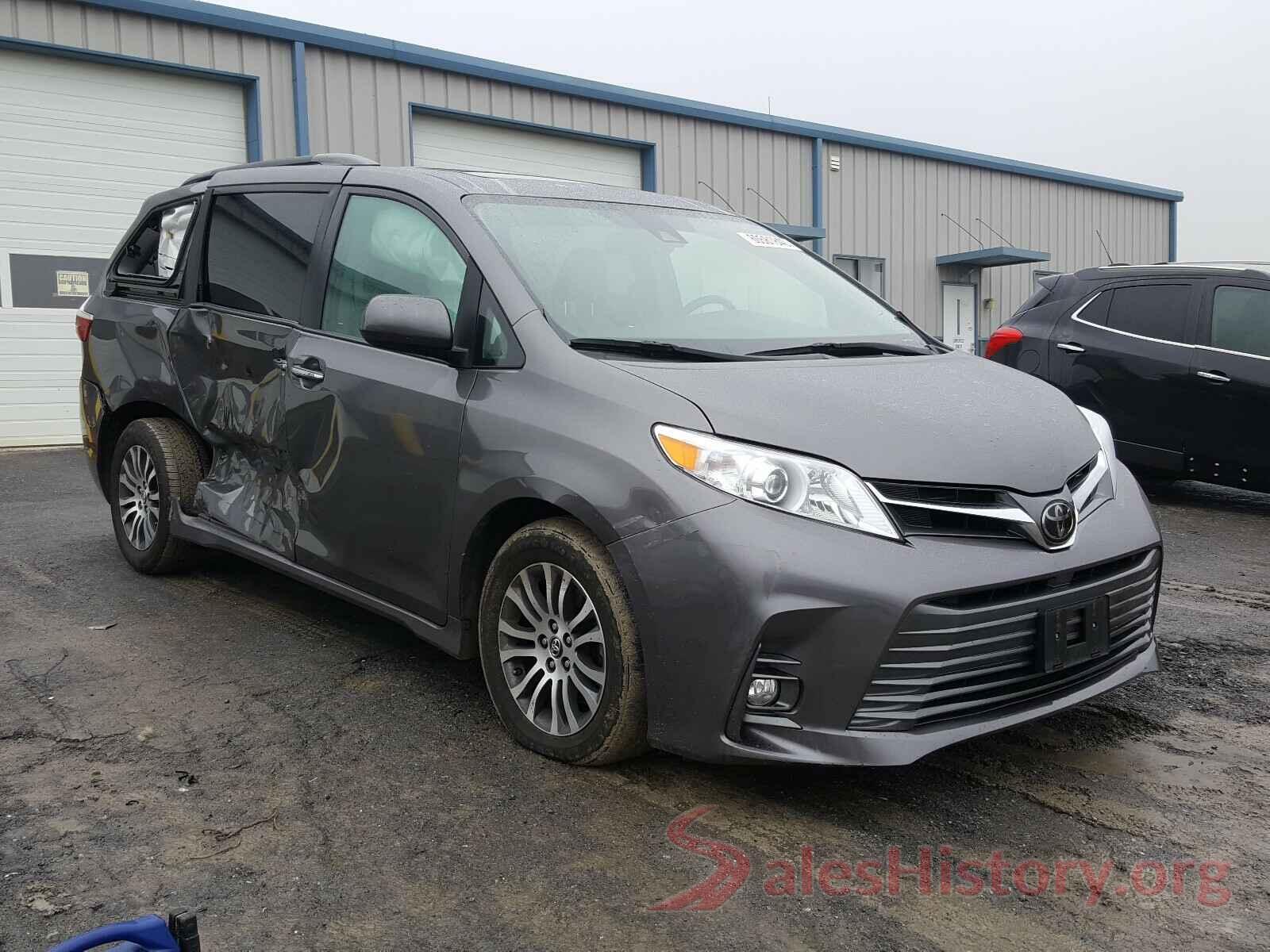 5TDYZ3DC2JS937705 2018 TOYOTA SIENNA