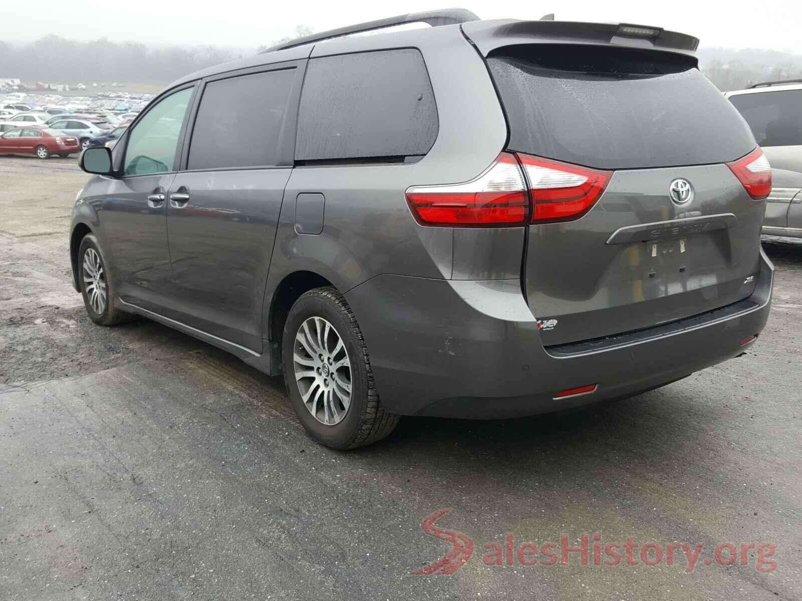 5TDYZ3DC2JS937705 2018 TOYOTA SIENNA