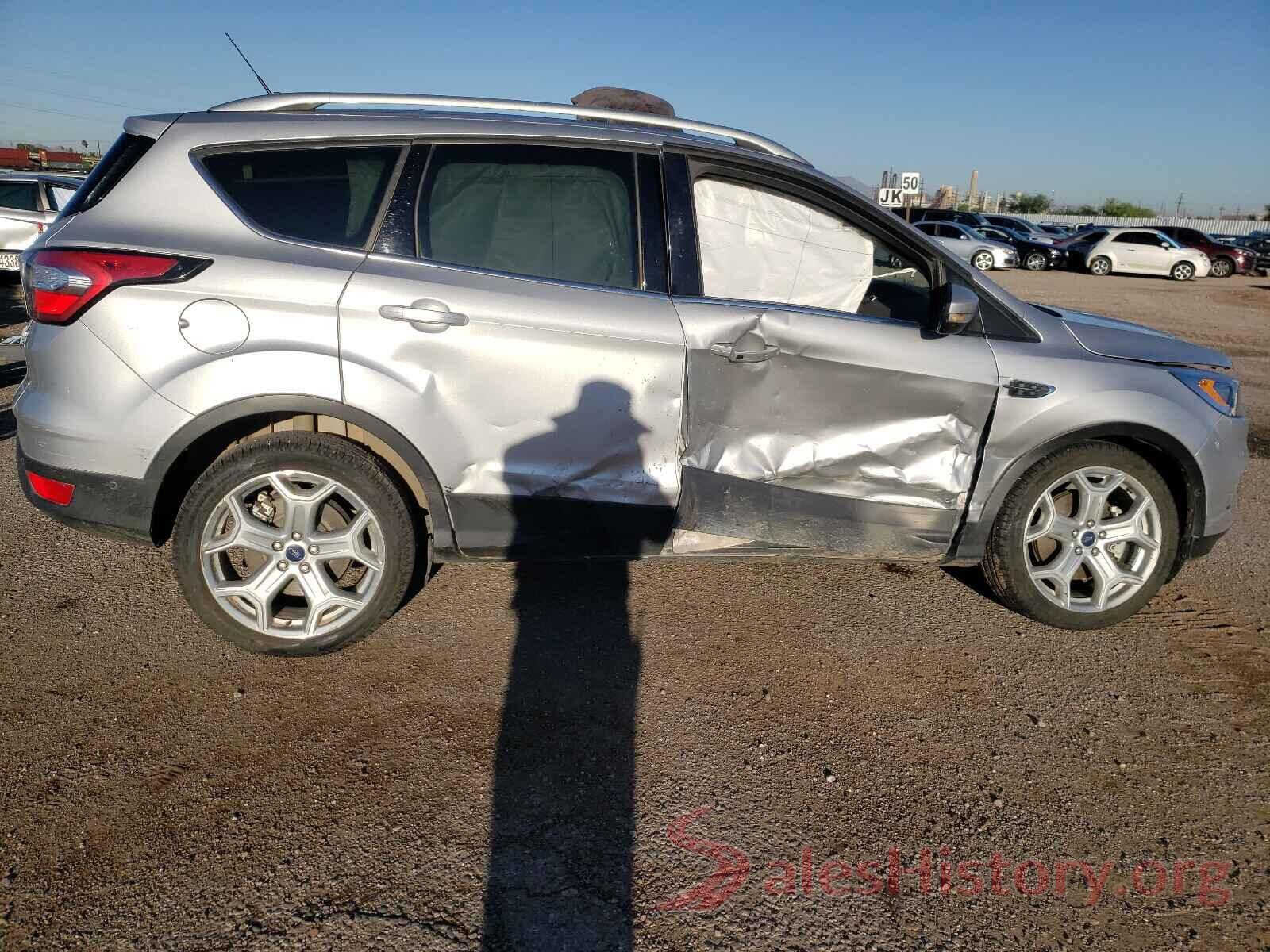 1FMCU0J95JUC09481 2018 FORD ESCAPE