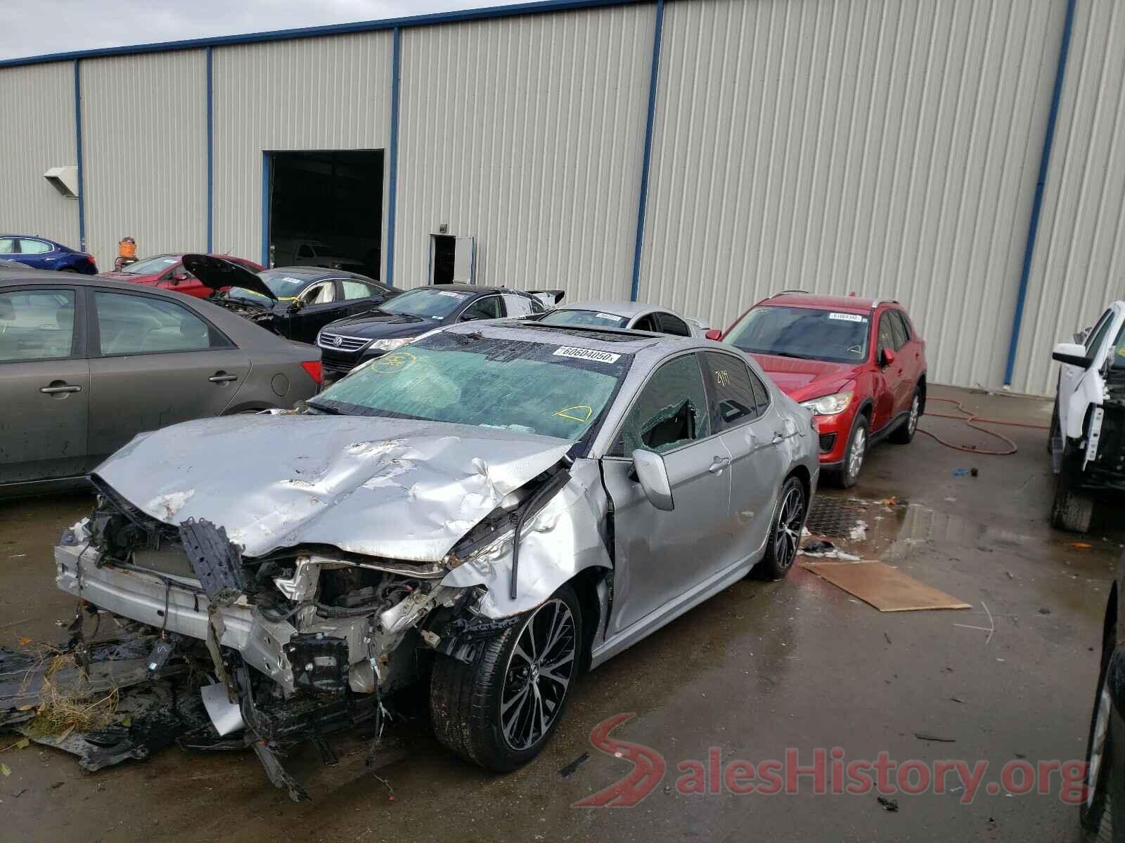 4T1B11HK0JU139035 2018 TOYOTA CAMRY