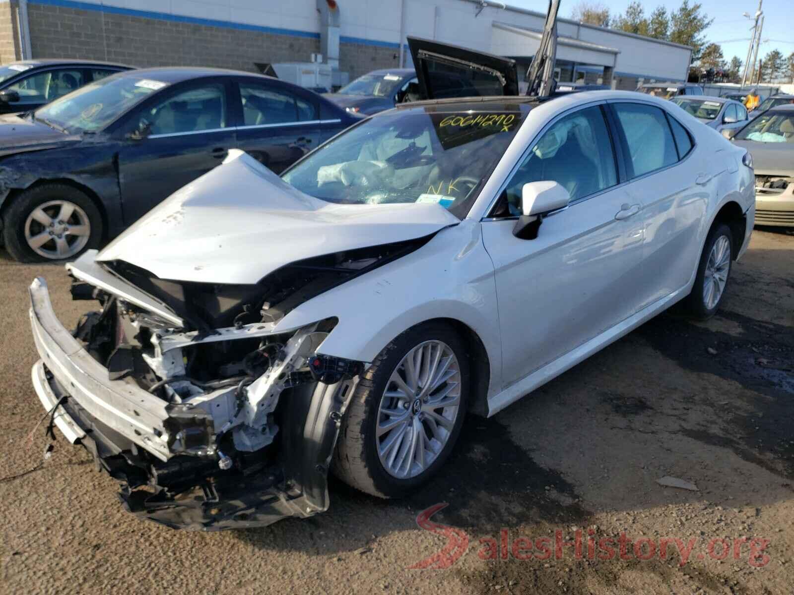 4T1B11HK3JU105896 2018 TOYOTA CAMRY