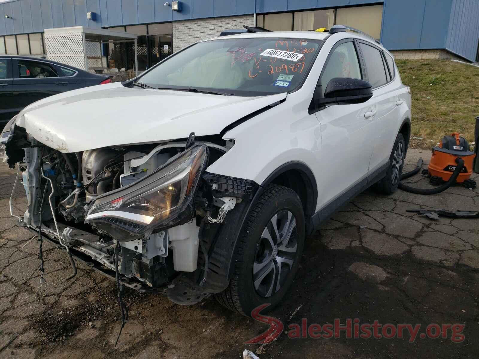 JTMZFREVXHJ705960 2017 TOYOTA RAV4