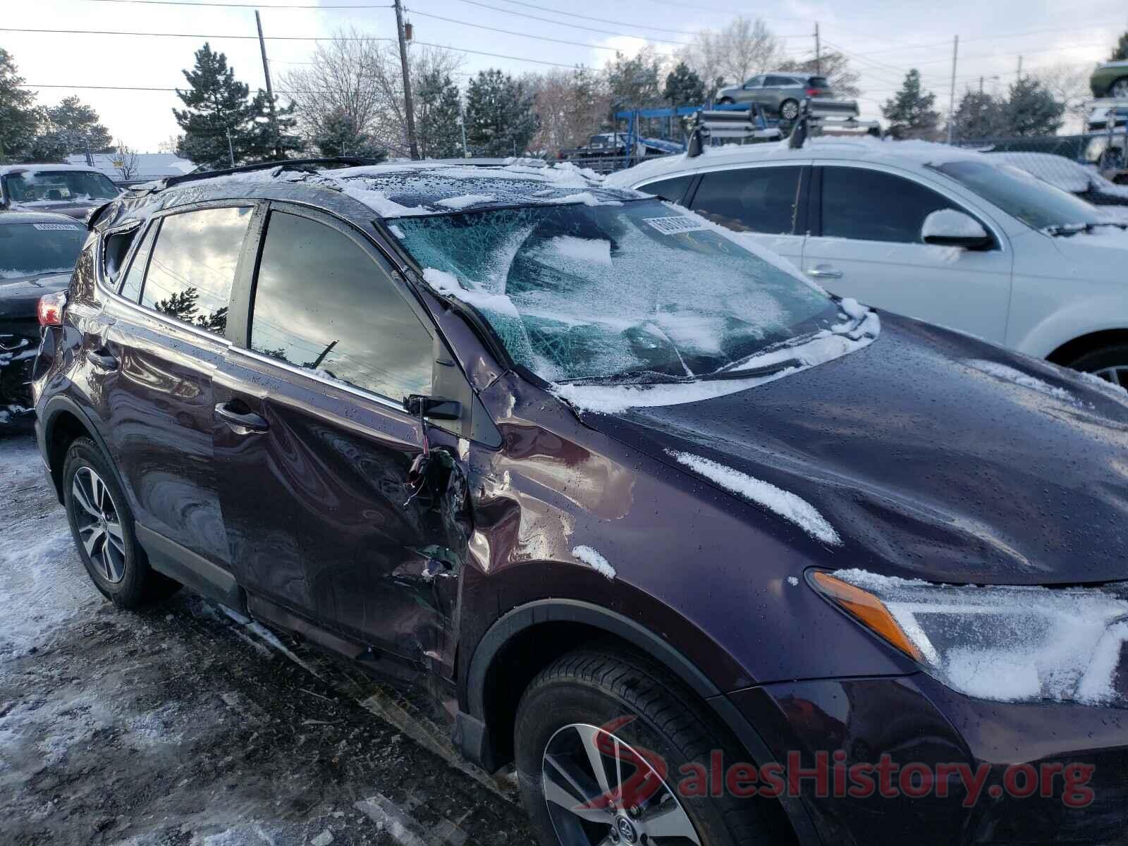 2T3RFREVXHW671505 2017 TOYOTA RAV4