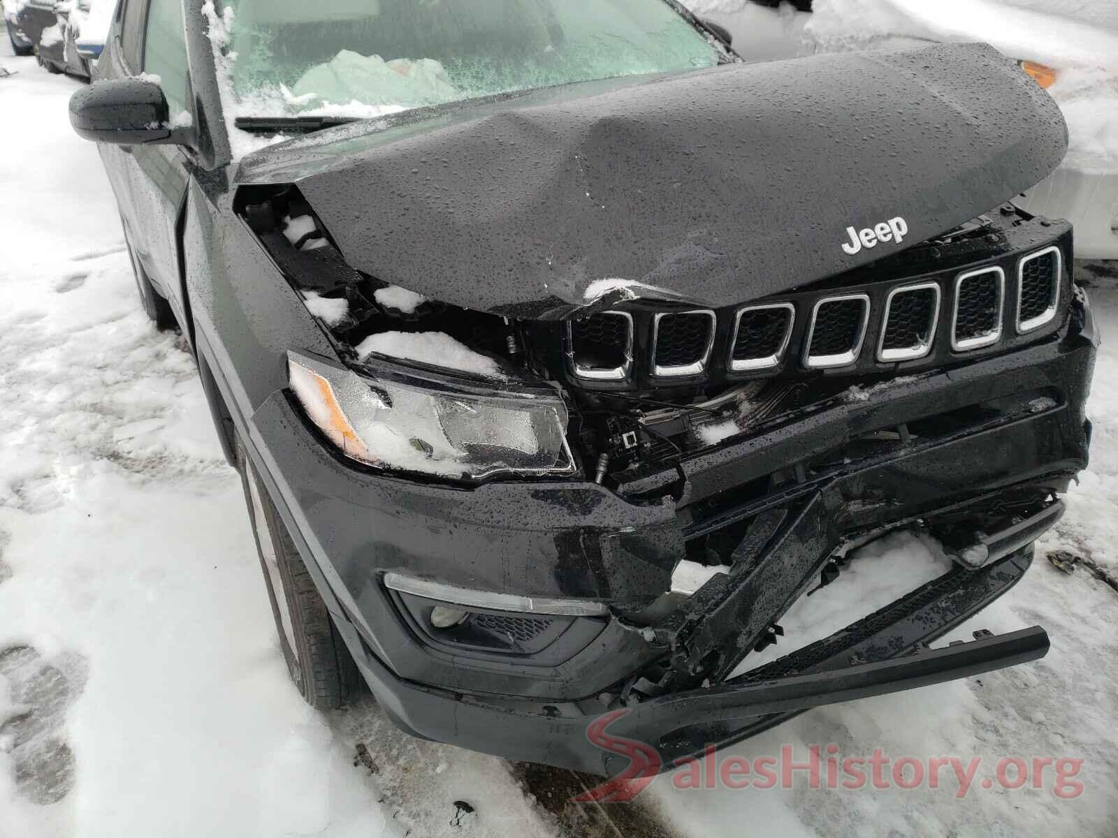 3C4NJDBB2JT256606 2018 JEEP COMPASS