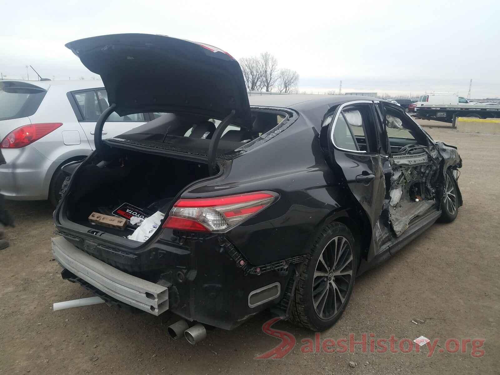 JTNB11HK3J3033295 2018 TOYOTA CAMRY