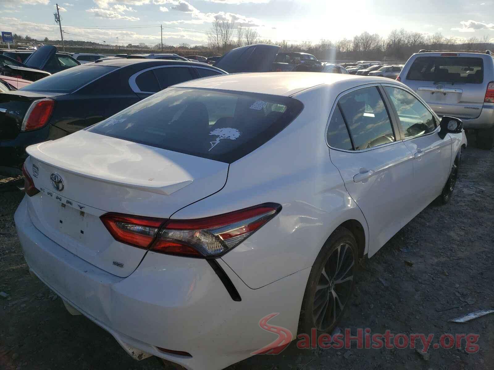 4T1B11HK9JU074461 2018 TOYOTA CAMRY