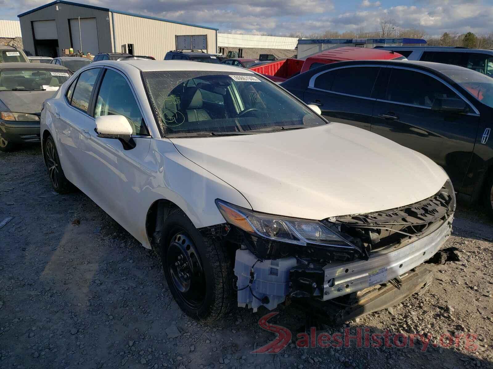 4T1B11HK9JU074461 2018 TOYOTA CAMRY