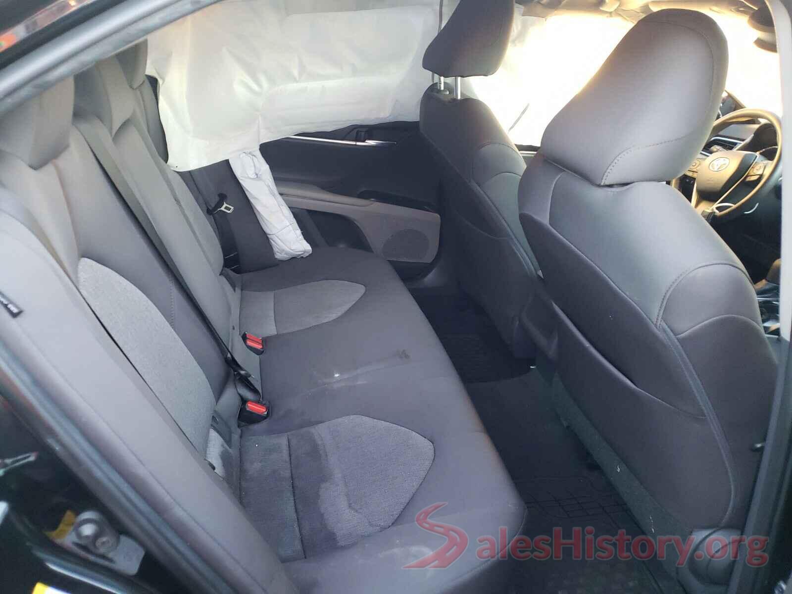 4T1B11HKXJU141164 2018 TOYOTA CAMRY