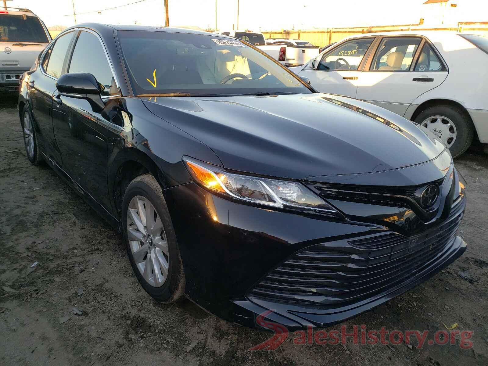 4T1B11HKXJU141164 2018 TOYOTA CAMRY