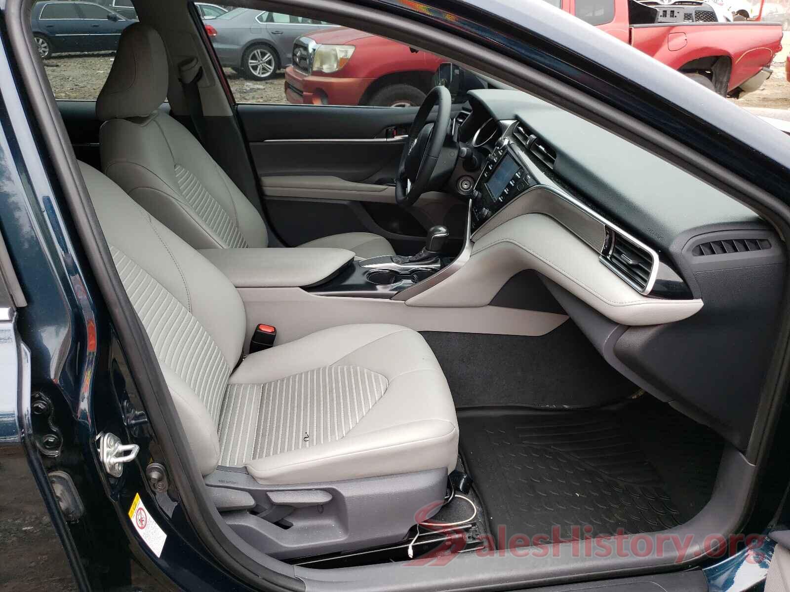 4T1B11HKXJU527048 2018 TOYOTA CAMRY