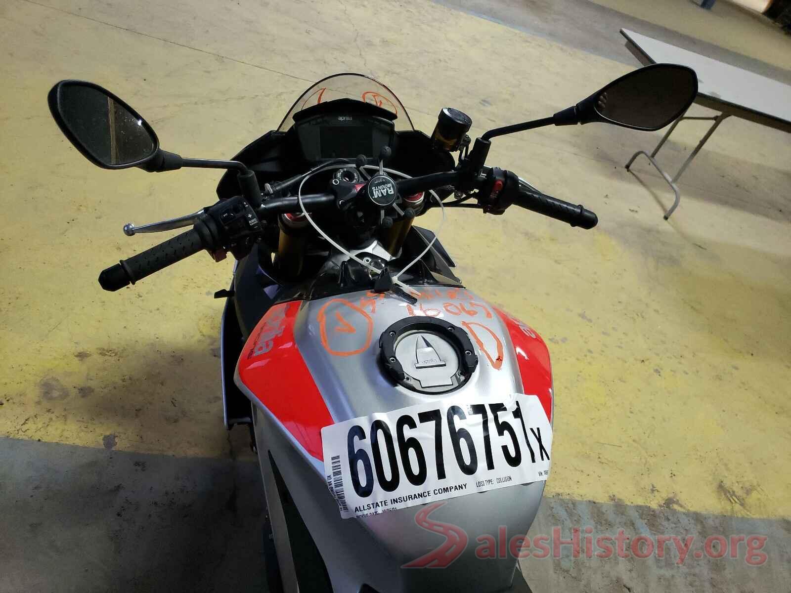 ZD4KGU009JS000875 2018 APRILIA TUONO