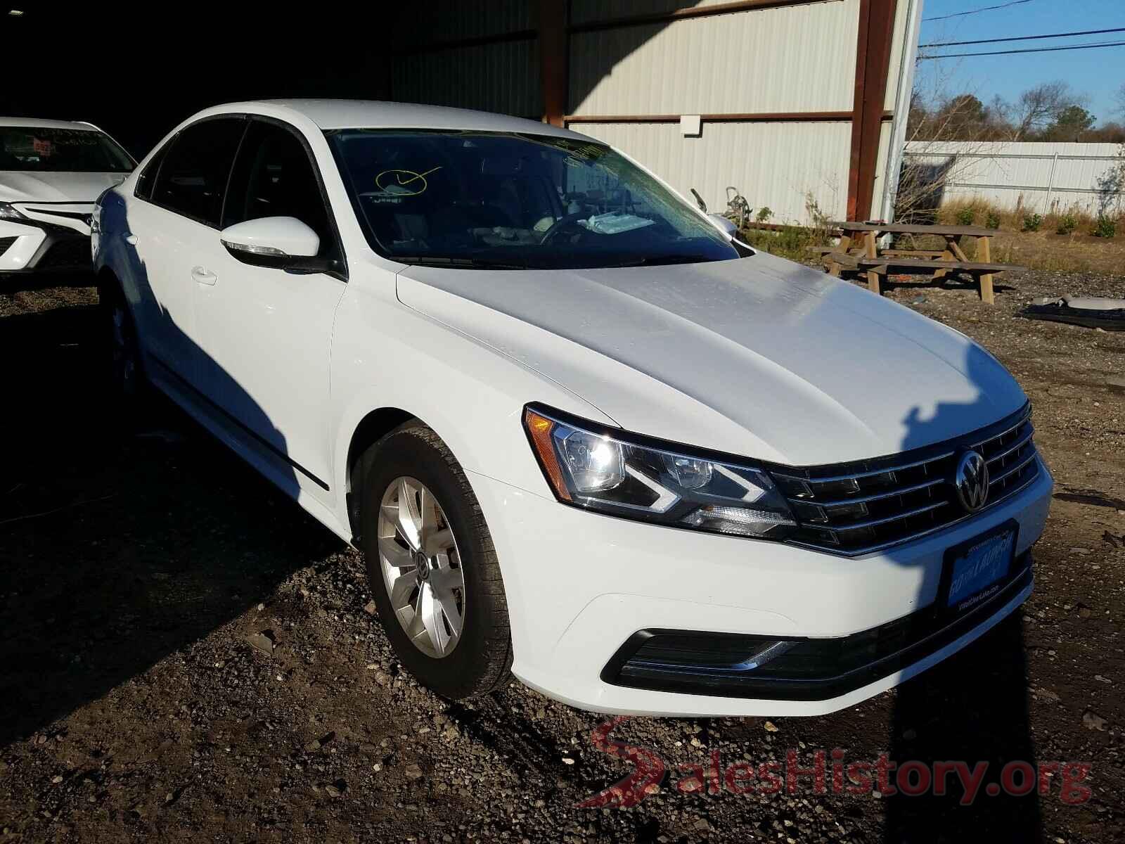 1VWAT7A35HC061901 2017 VOLKSWAGEN PASSAT