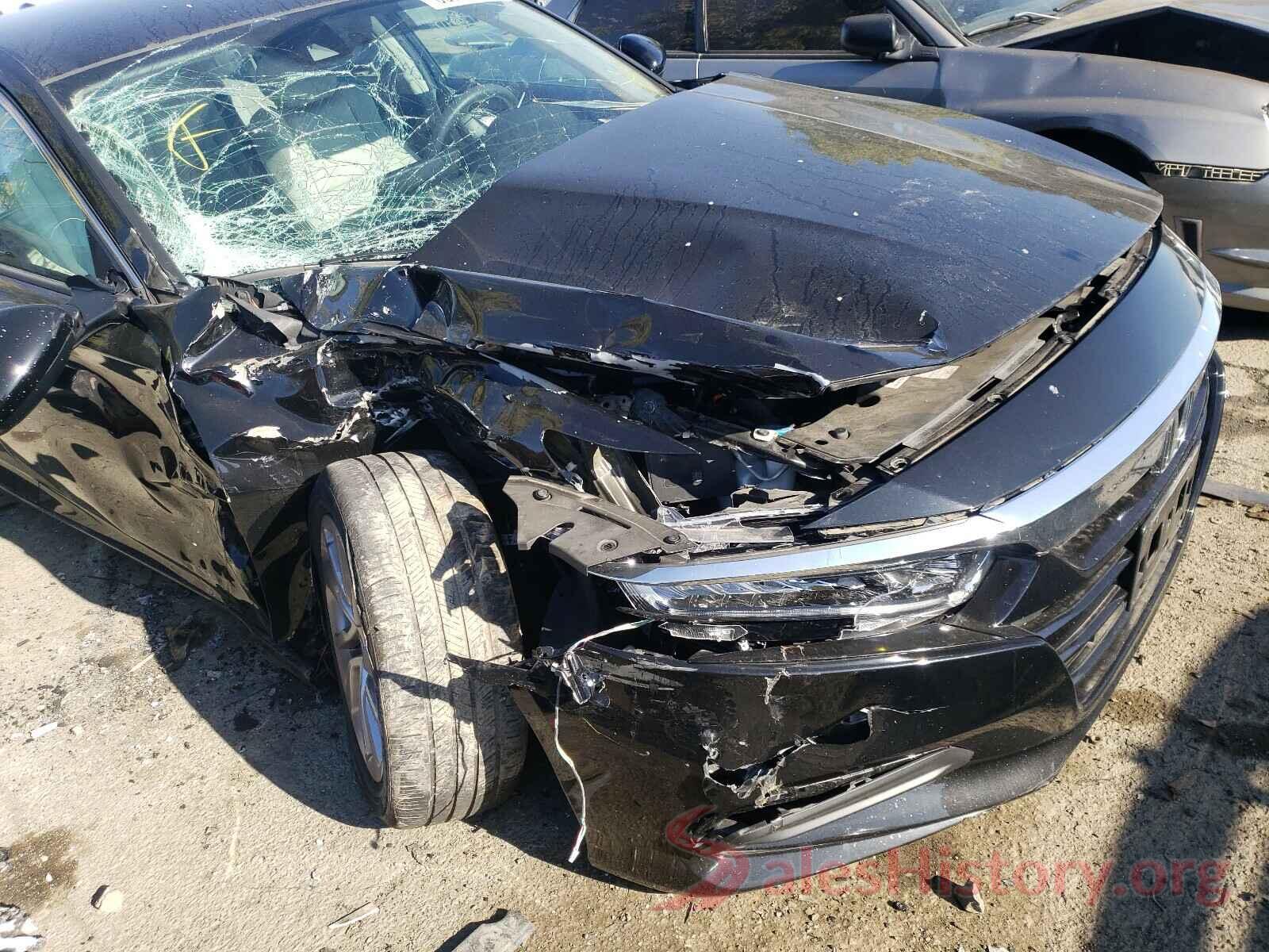 1HGCV1F11JA083732 2018 HONDA ACCORD